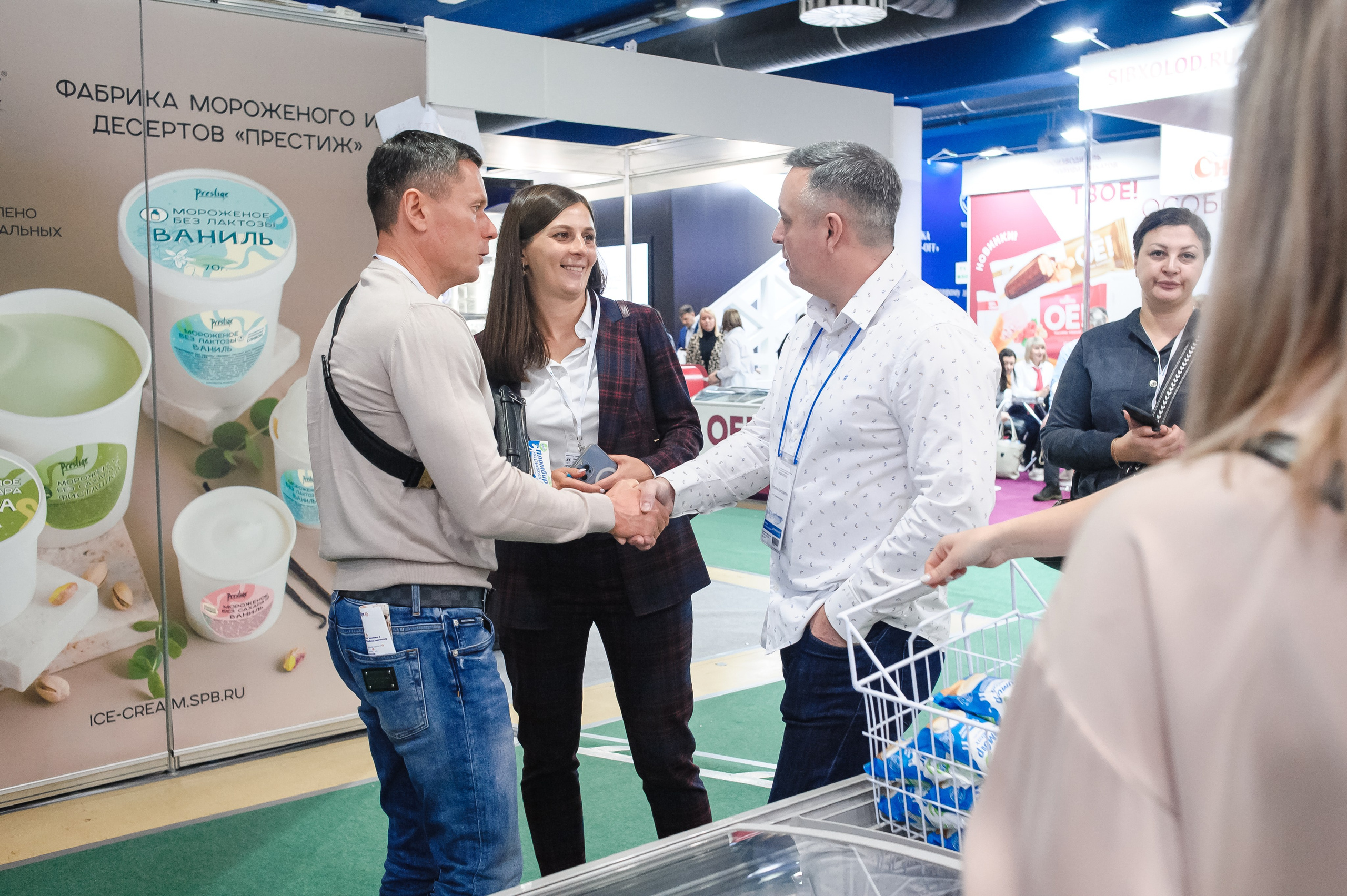 Бизнес контент фотограф, репортаж, выпускной, конференция, выставка. Семейный фотограф Новосибирск Алина Александрова