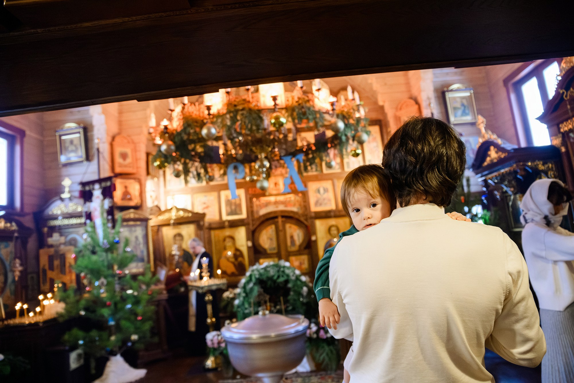 Крещение в Храме имени святых благоверных князей Бориса и Глеба. Константин Солодянкин — свадебный и репортажный фотограф в Екатеринбурге и Верхней Пышме