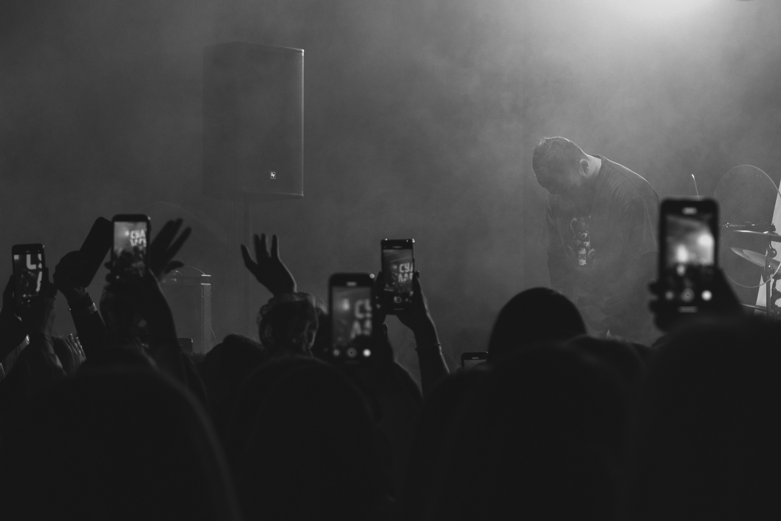 Султан Лагучев КРАСНОЯРСК. Фотограф Красноярск съемки лавстори, фотосессия в студии, портретная съемка, творческие фотосессии