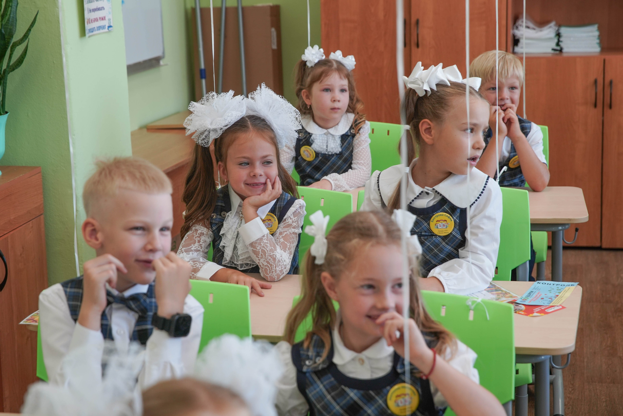 Первый класс линейка, в классе, портреты. Семейный и детский фотограф в Нижнем Новгороде