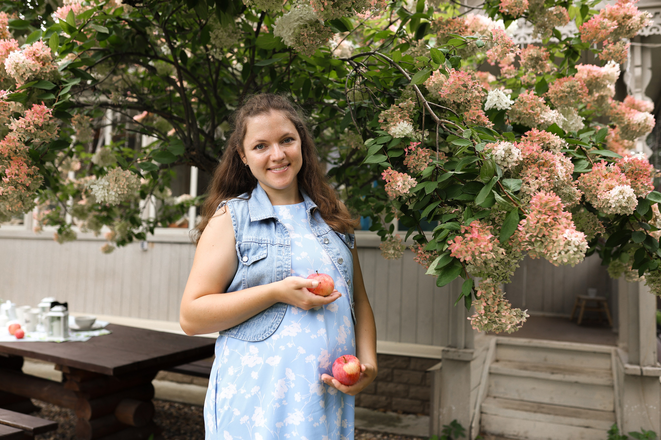 Фотосессия беременности в загородной студии Купавна. Фотограф в Железнодорожном и Балашихе