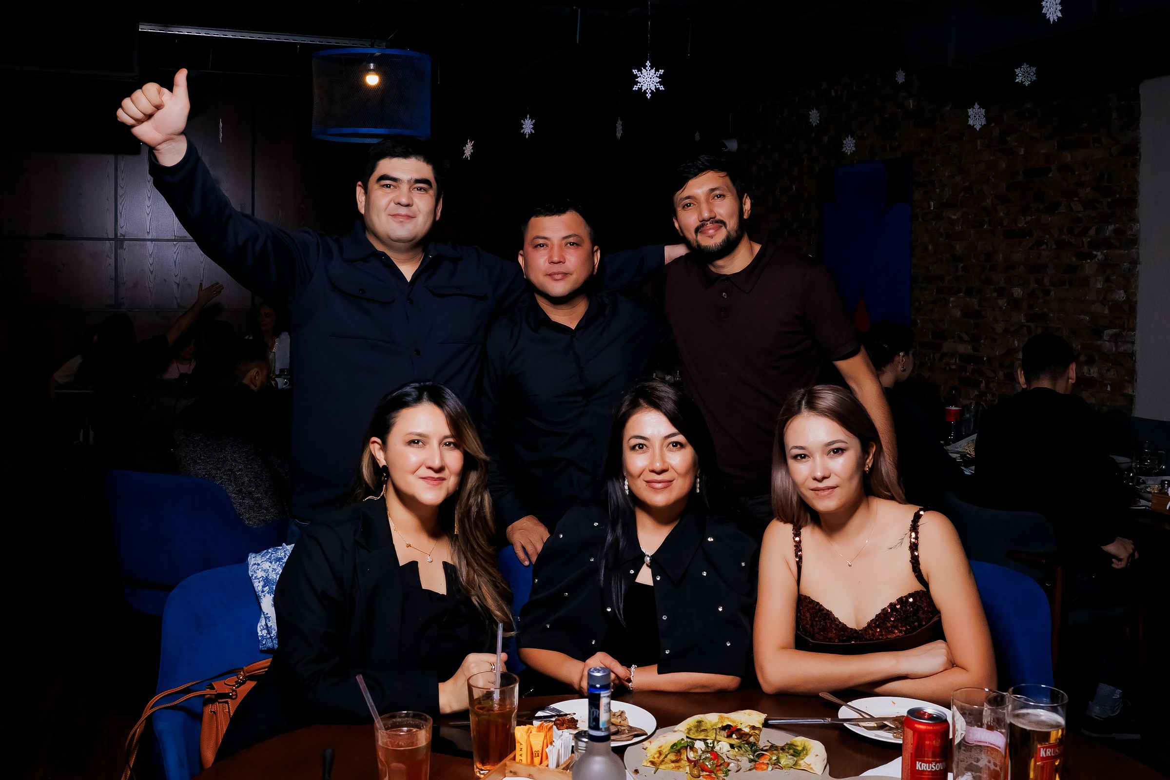Chechil Pub на Жарокова-Chechil Жарокова. Репортажный фотограф в Алматы Каюпов Сержан