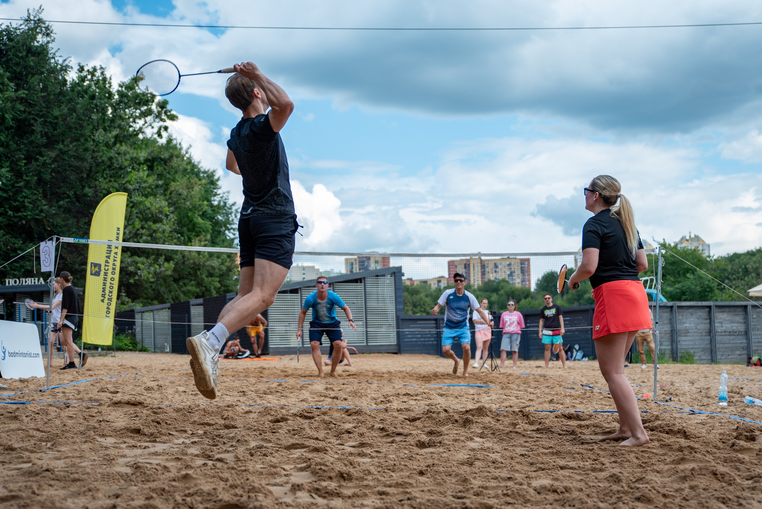 Бадминтон на свежем воздухе. Химки, Московская область. Фотограф Стеценко Наталия. Одинцово, Москва, Московская область