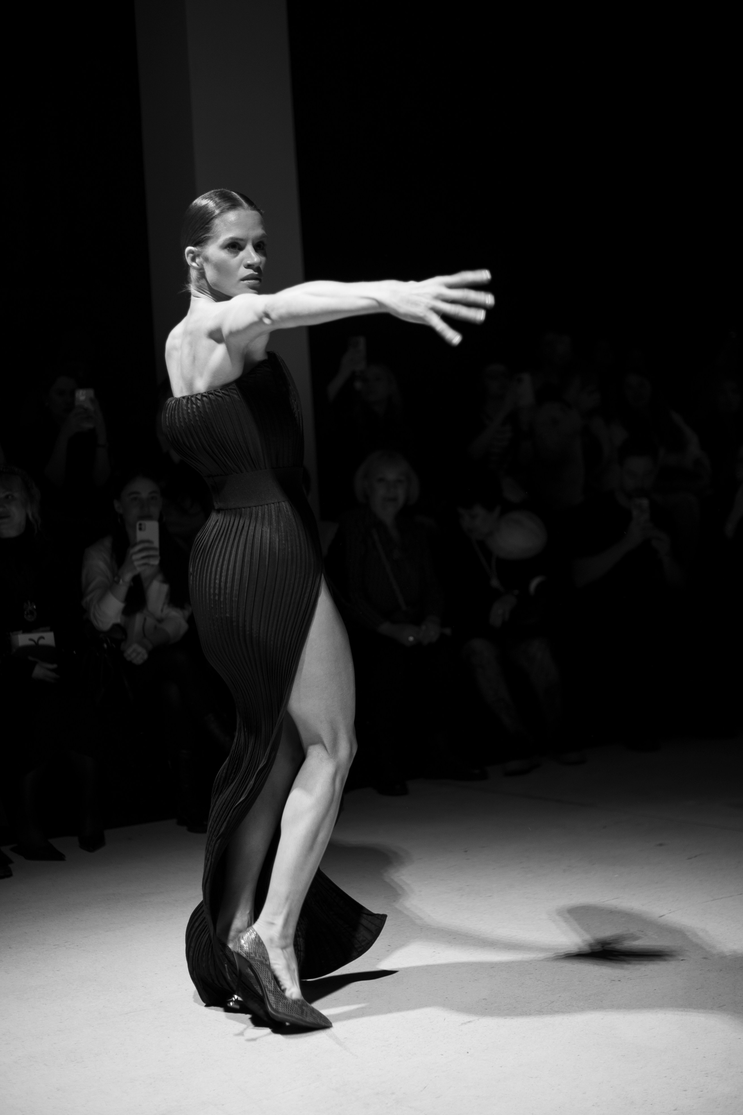 Fashion Week 2025. Свадебный фотограф в Москве Кристина Чехова