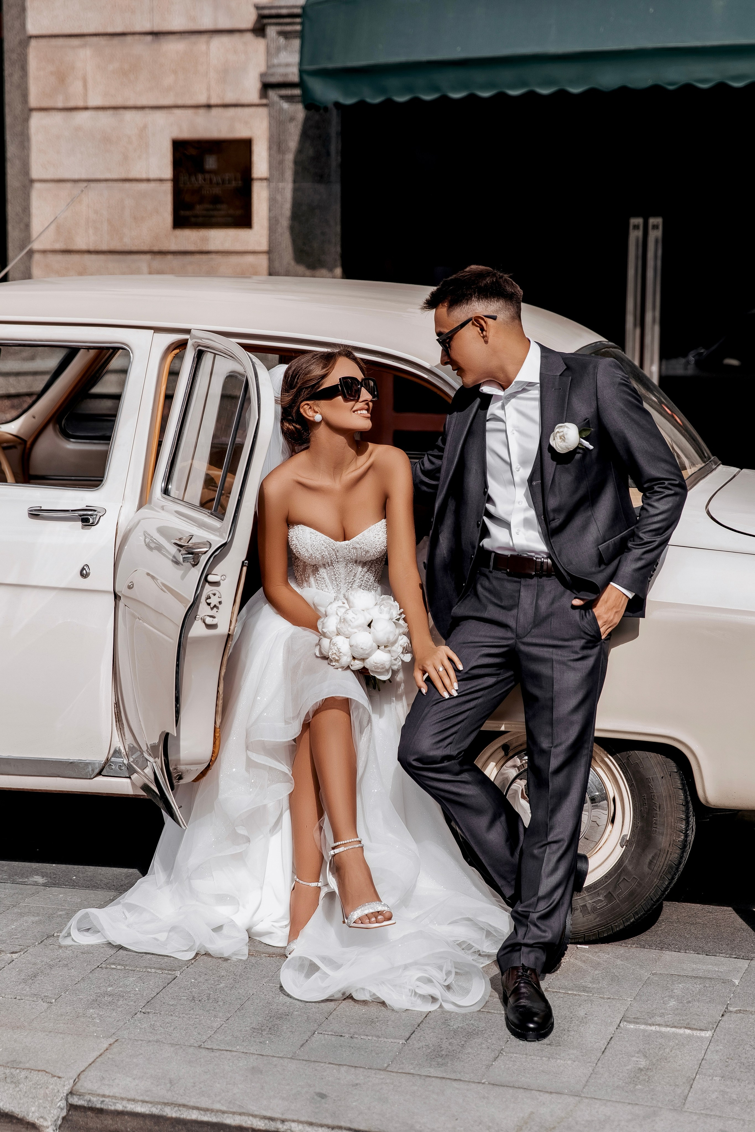 Свадебная съемка в отеле Hartwell hotel утро невесты. Главная