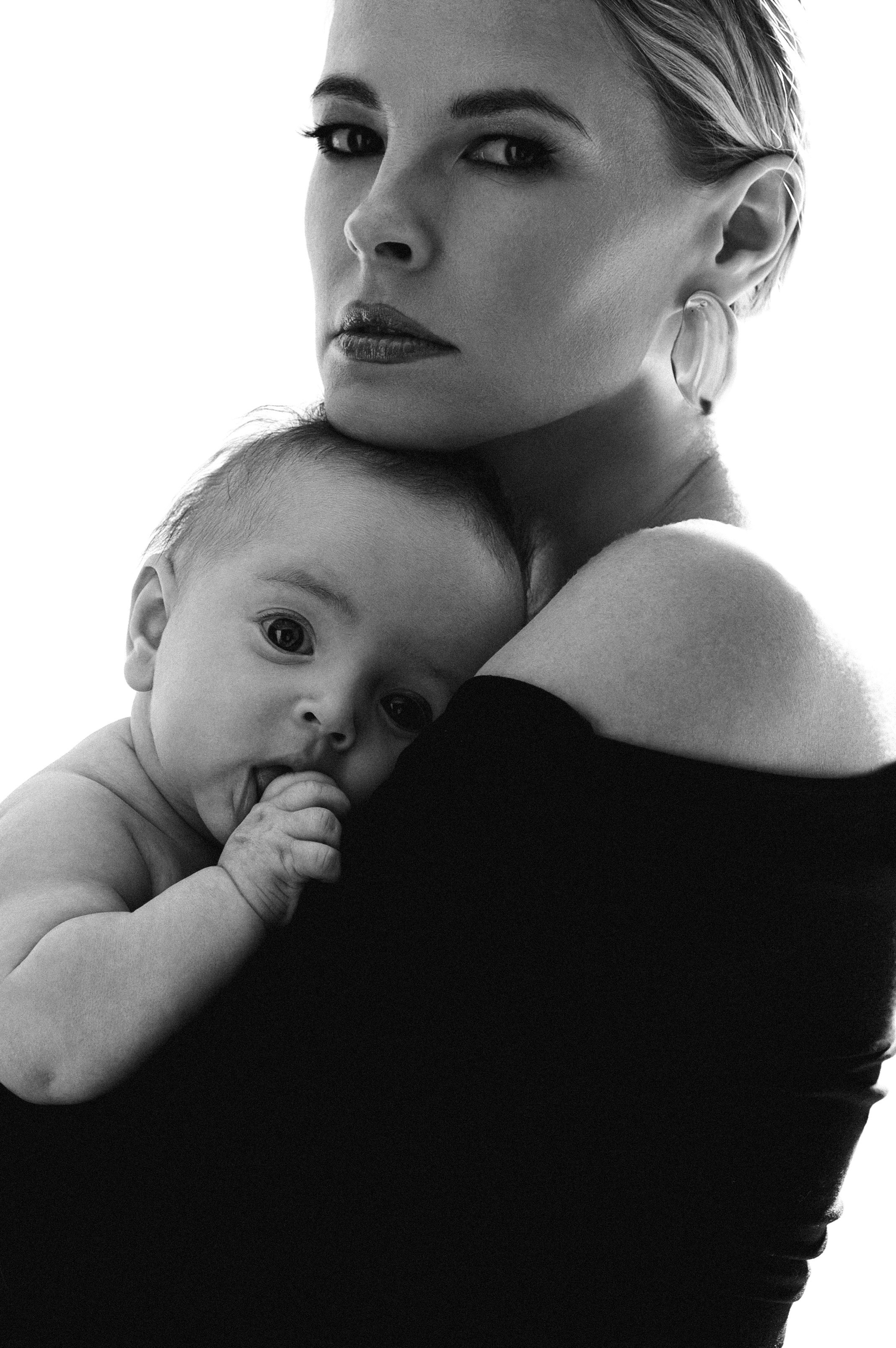 Портретная студийная фотосессия. НЬЮБОРН ФОТОСЕССИИ, БЕРЕМЕННОСТЬ, ПОРТРЕТНЫЕ СЕМЕЙНЫЕ ФОТОСЕССИИ  Ногинск Москва ОЛЬГА ВОГЕЛЬ