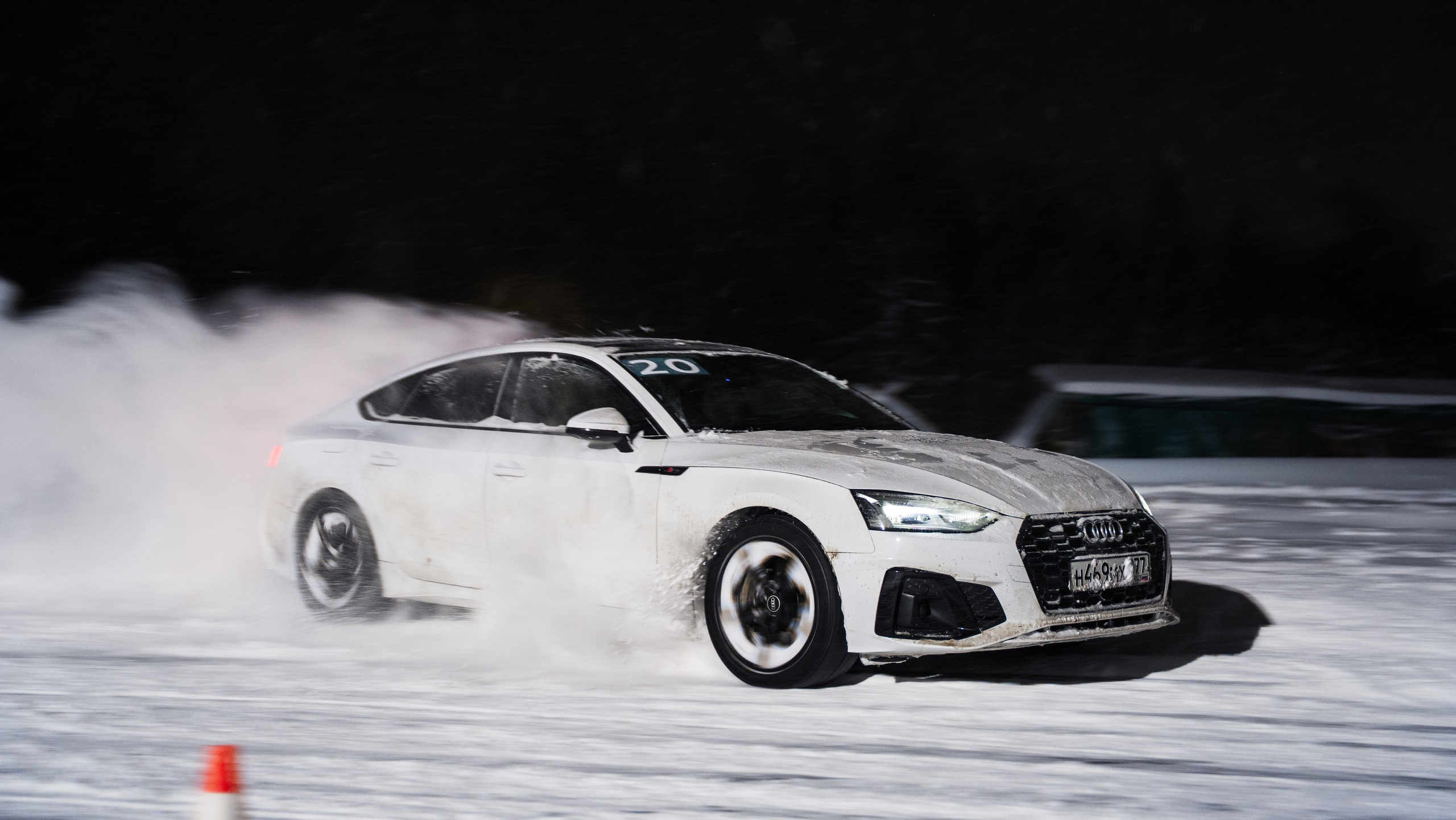 Зимний дрифт Audi. Автомобильный фотограф Москва