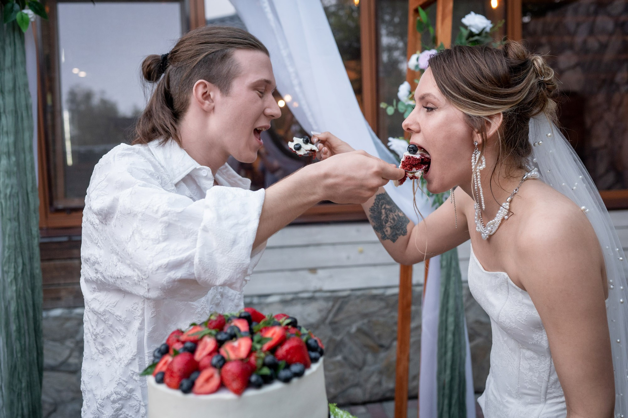 Влад и Кристина, камерная свадьба творческих ребят. Свадебный и портретный фотограф в Омске Матвей Краузе