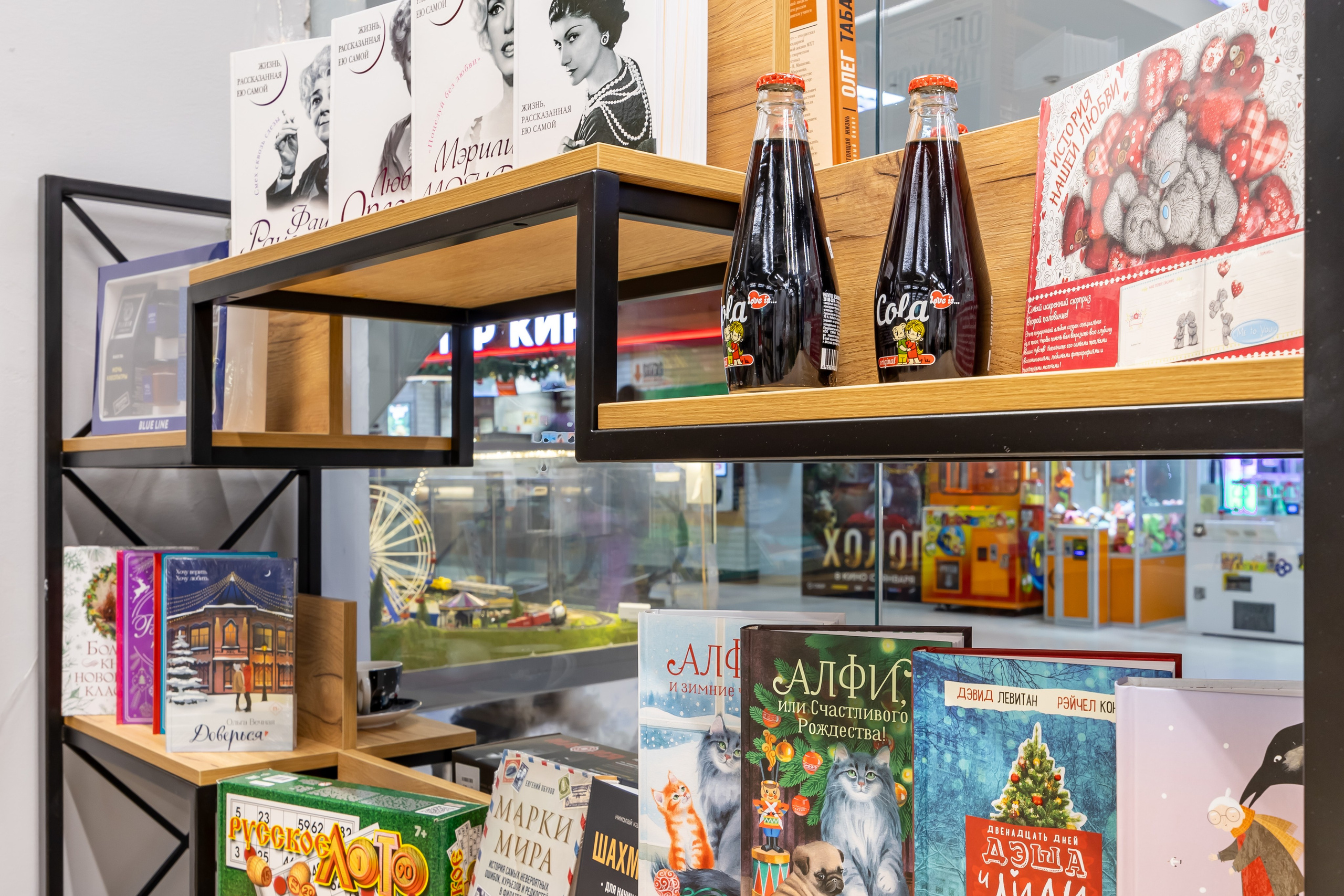 Съемка для производителя торгового оборудования в ТЦ «Серпантин». Интерьерный фотограф в Москве Сергей Чекмезов