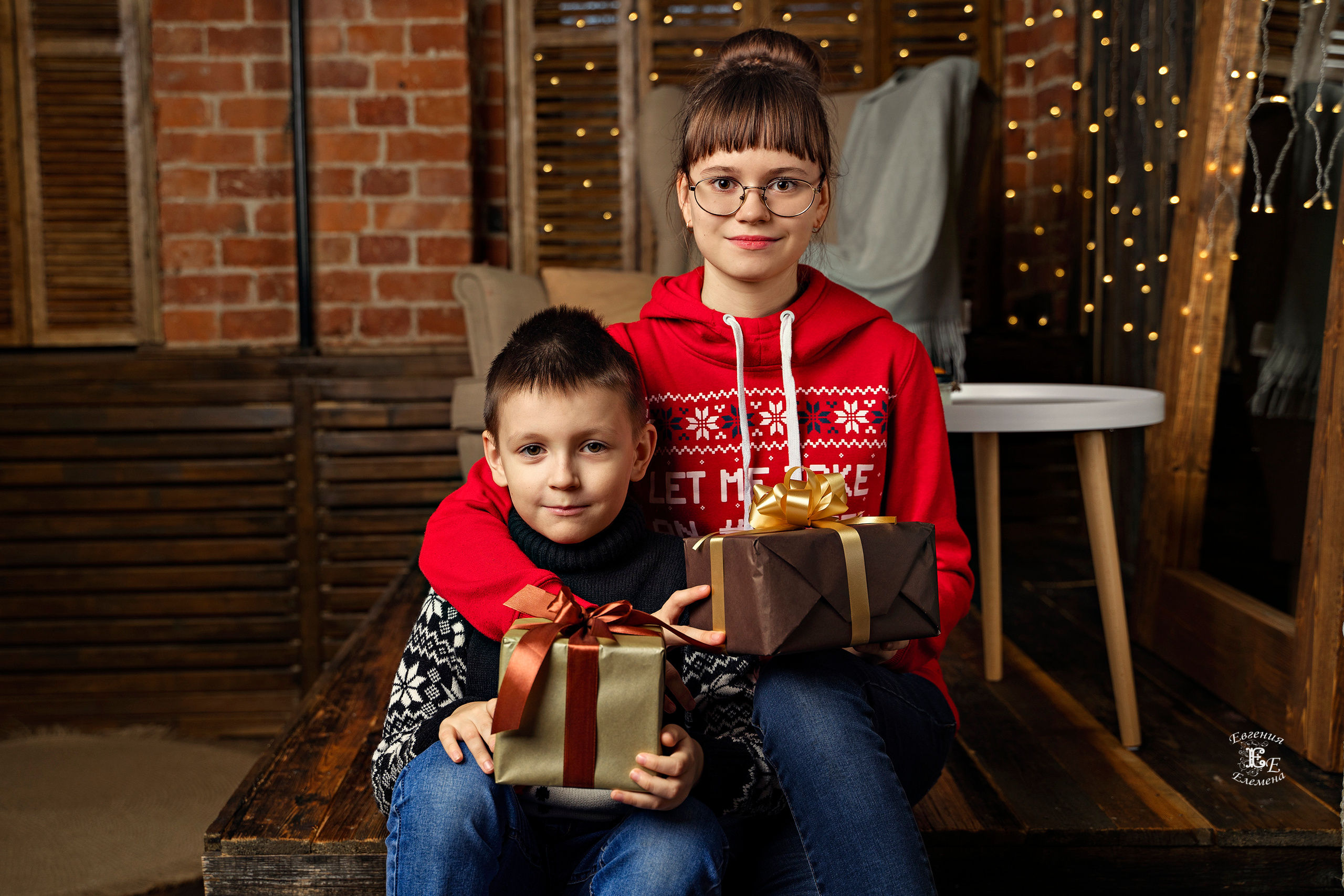 В студийном интерьере. Семейный и портретный фотограф в Санкт-Петербурге Евгения Елемена