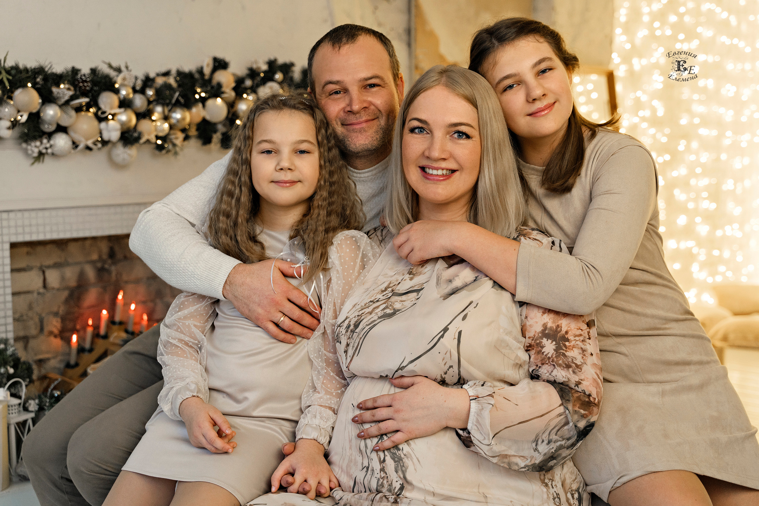 В студийном интерьере. Семейный и портретный фотограф в Санкт-Петербурге Евгения Елемена