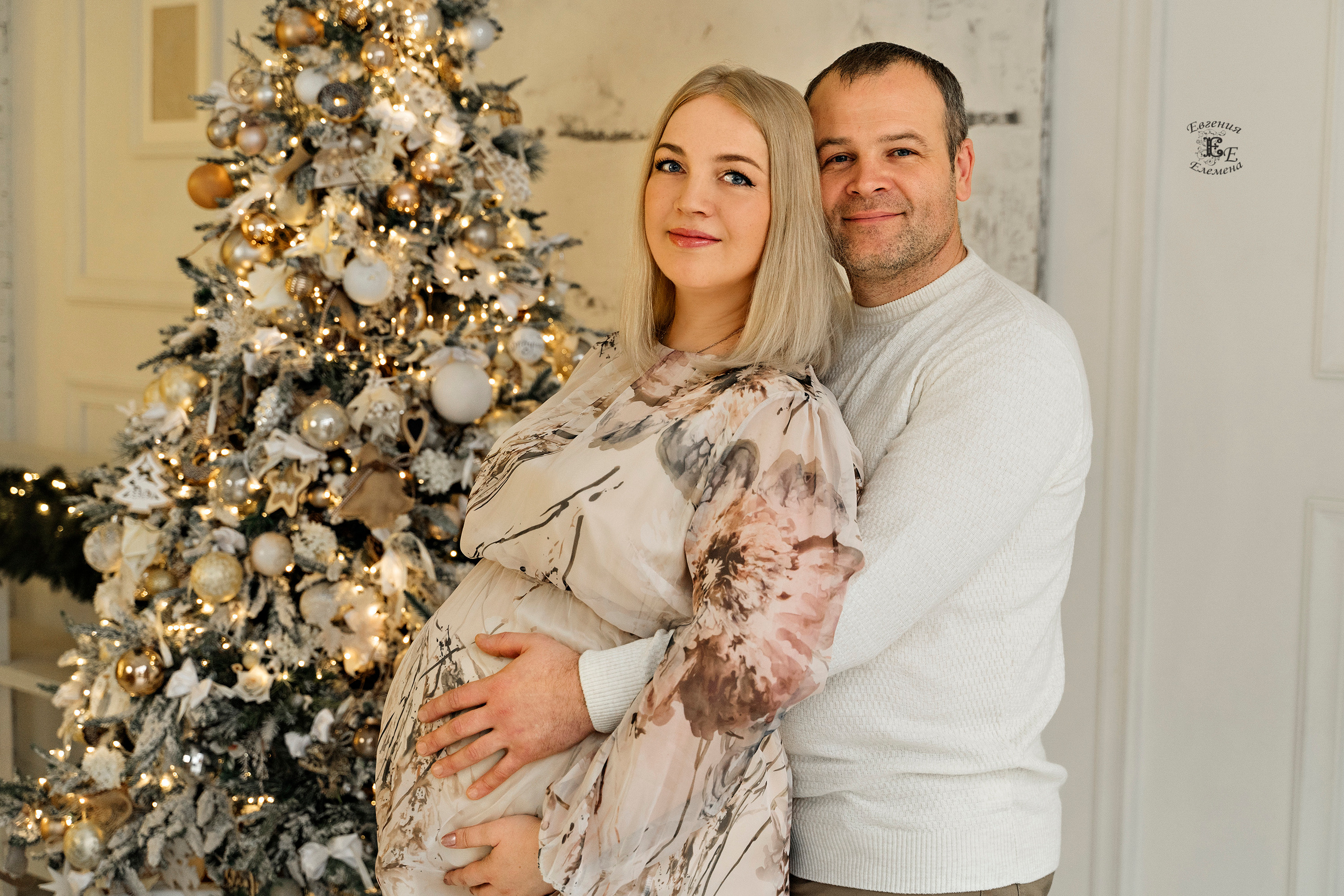 В студийном интерьере. Семейный и портретный фотограф в Санкт-Петербурге Евгения Елемена