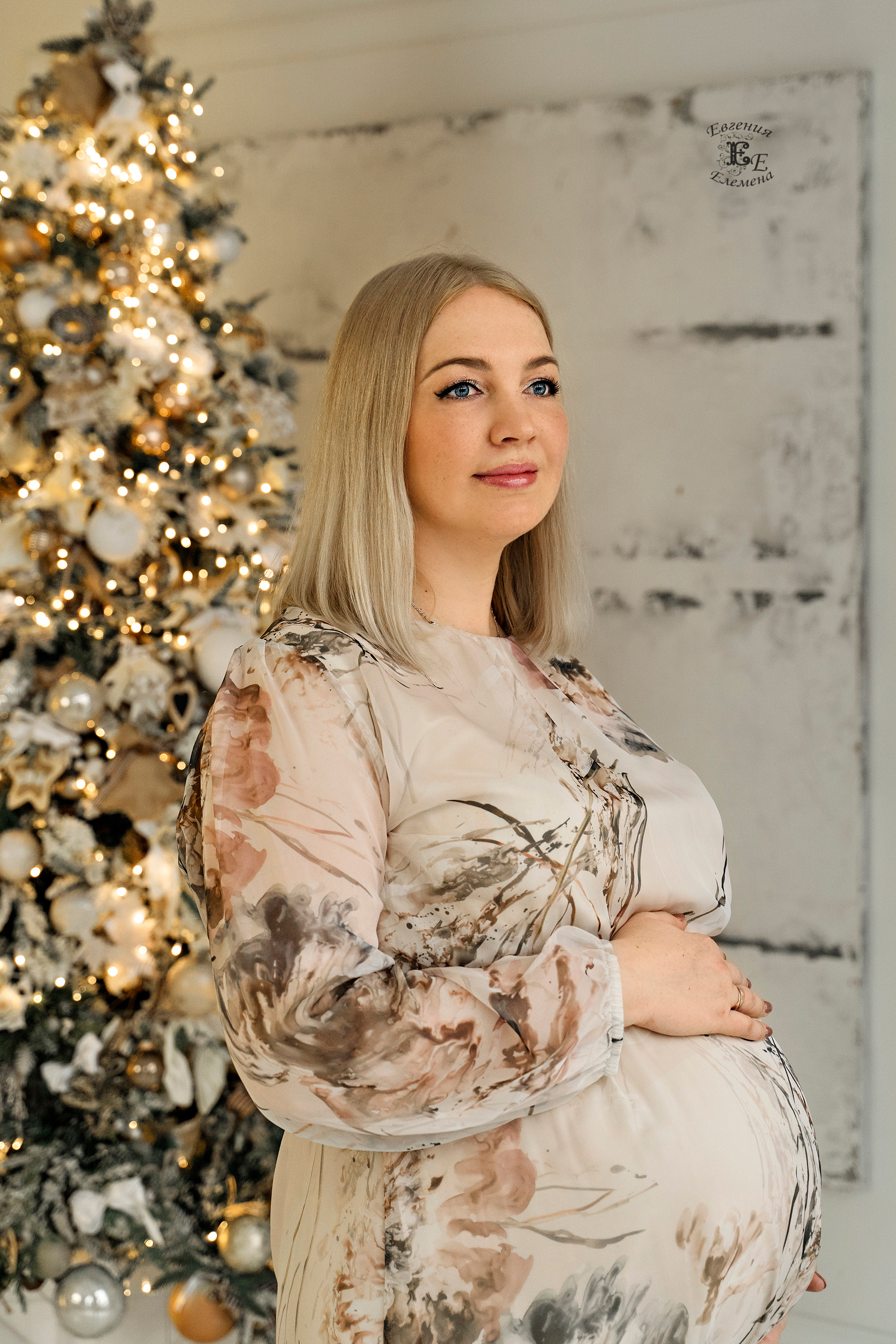 В студийном интерьере. Семейный и портретный фотограф в Санкт-Петербурге Евгения Елемена