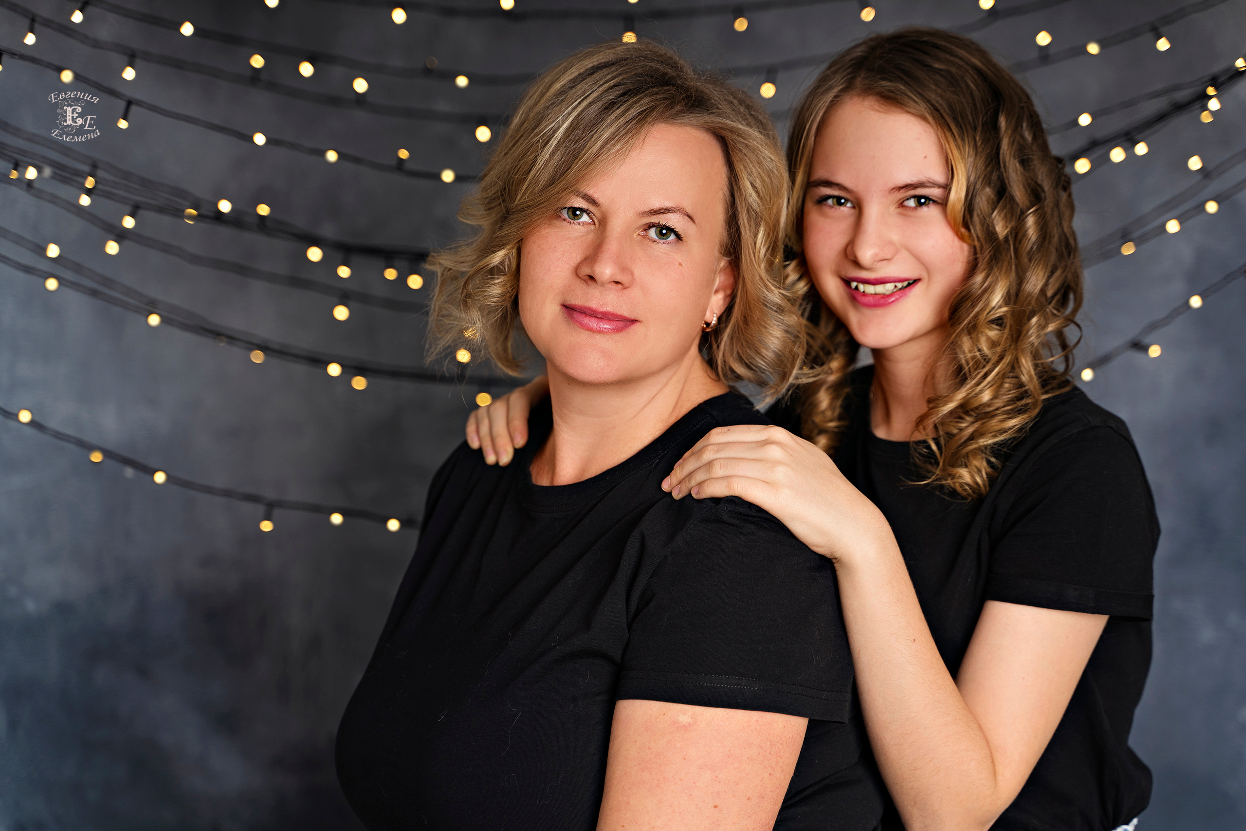 В студийном интерьере. Семейный и портретный фотограф в Санкт-Петербурге Евгения Елемена