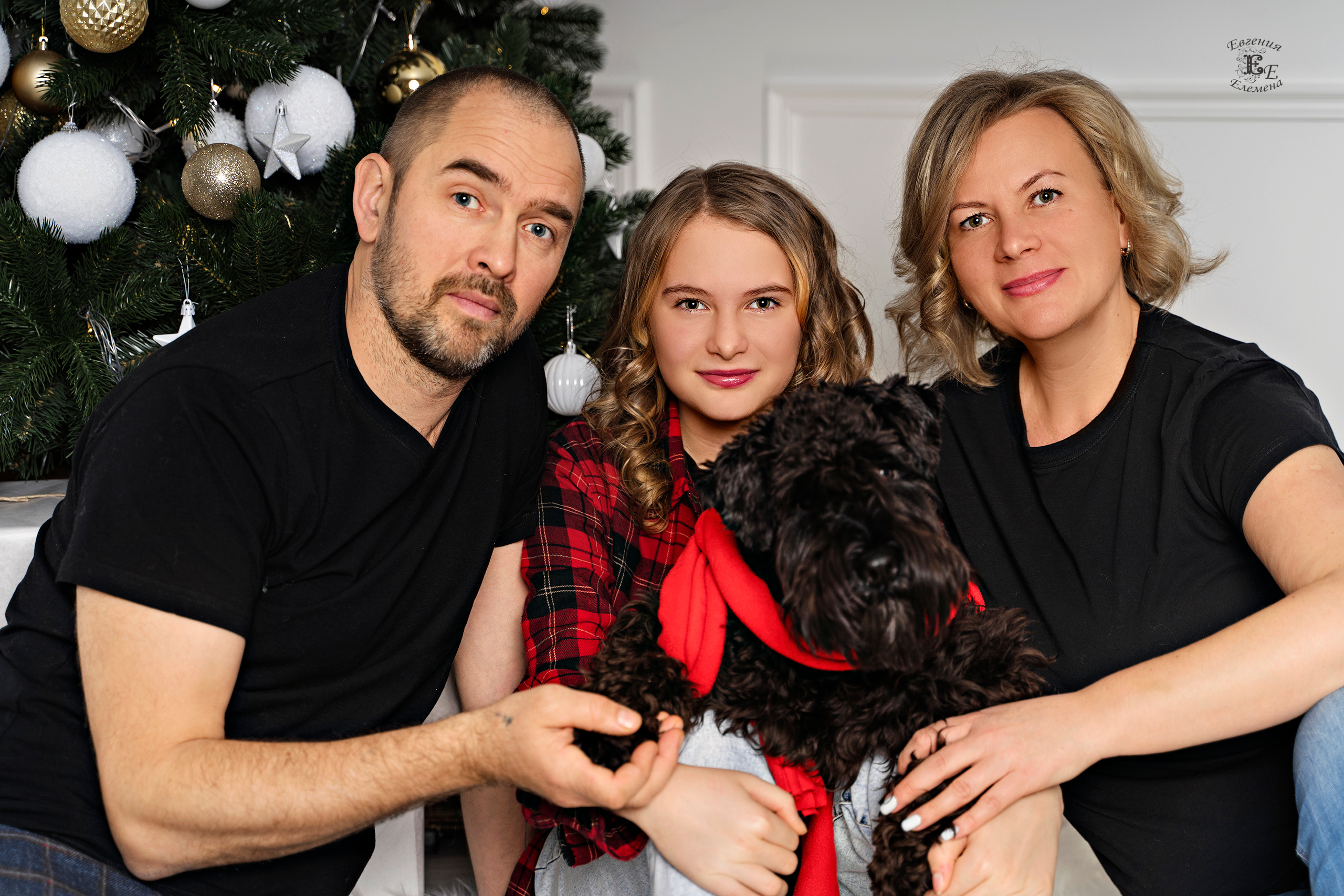 В студийном интерьере. Семейный и портретный фотограф в Санкт-Петербурге Евгения Елемена