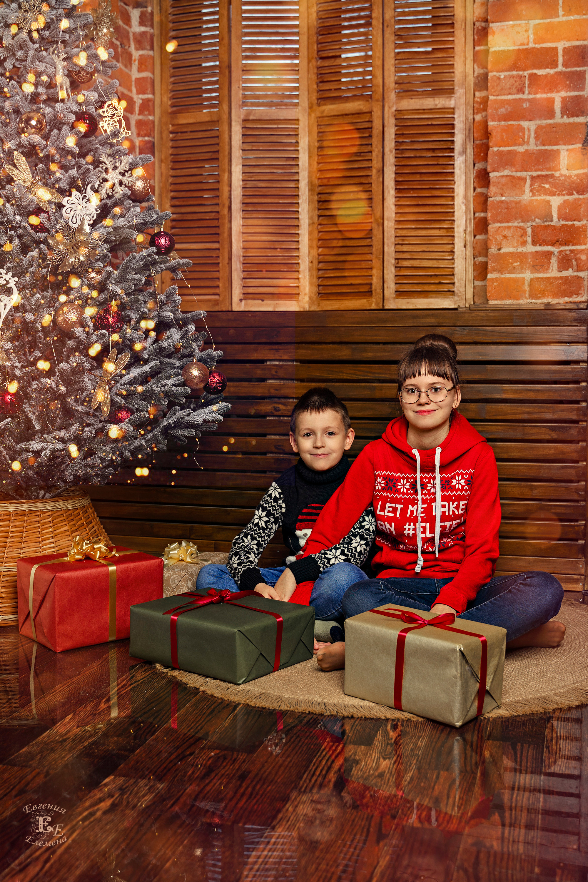 В студийном интерьере. Семейный и портретный фотограф в Санкт-Петербурге Евгения Елемена