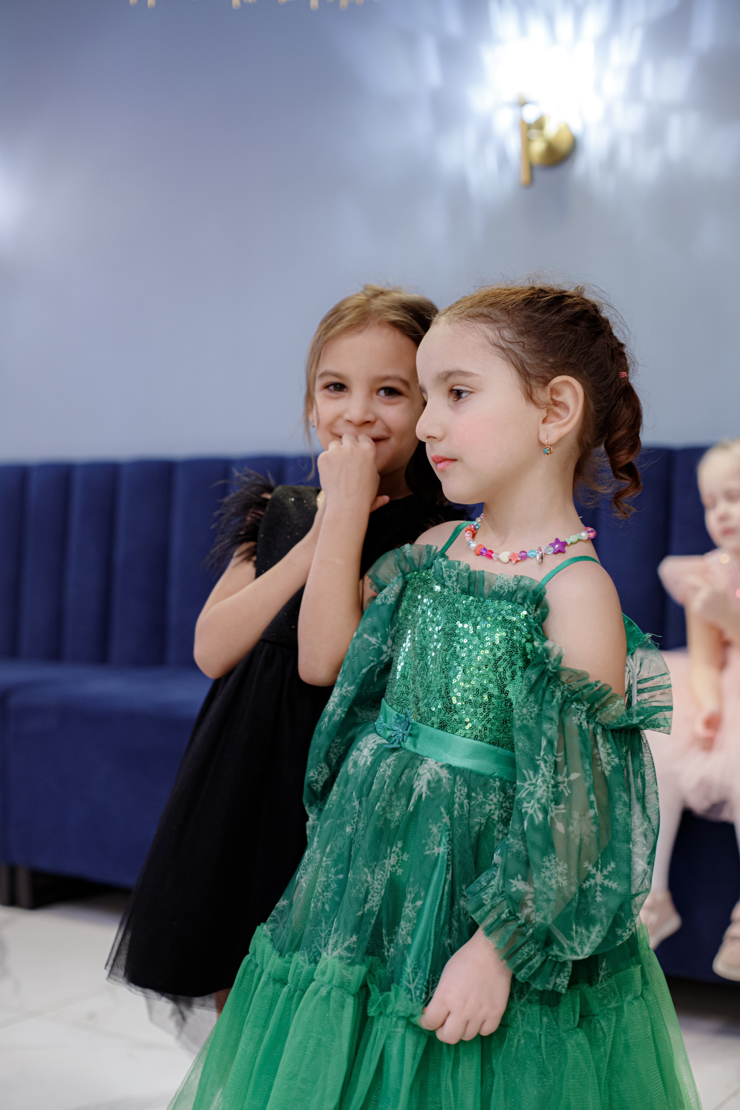 ASIA'S BIRTHDAY PARTY. Photokarish