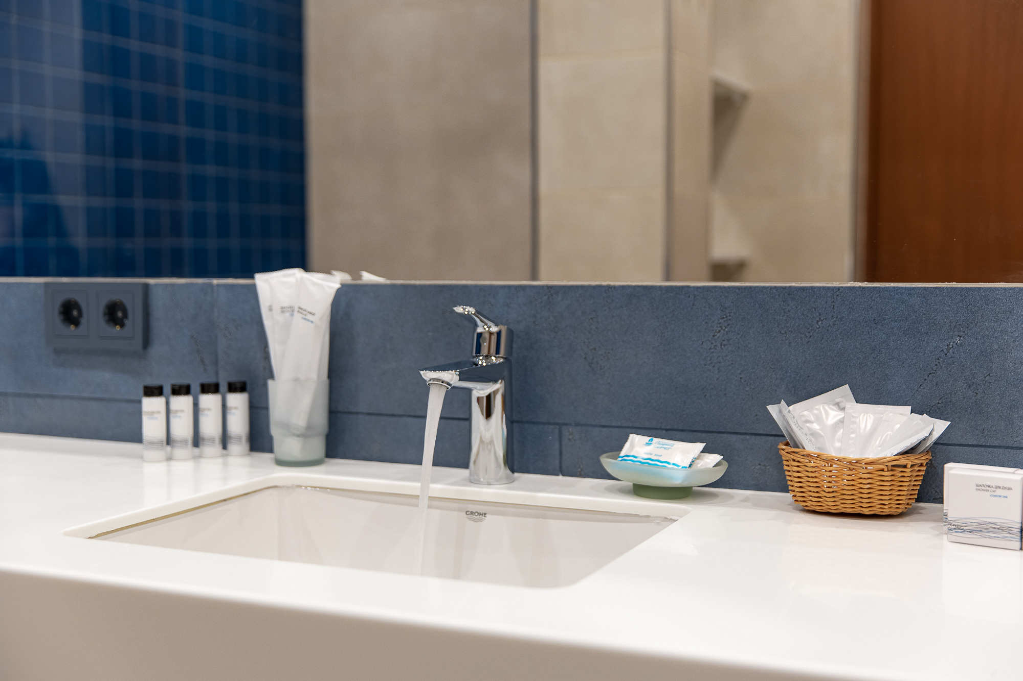 Renatphoto-Фотограф в Анапе, снимаю интерьеры отелей под ключ. Профессиональная фотосъёмка интерьеров, предметная фотосессия еды для меню г. Анапа