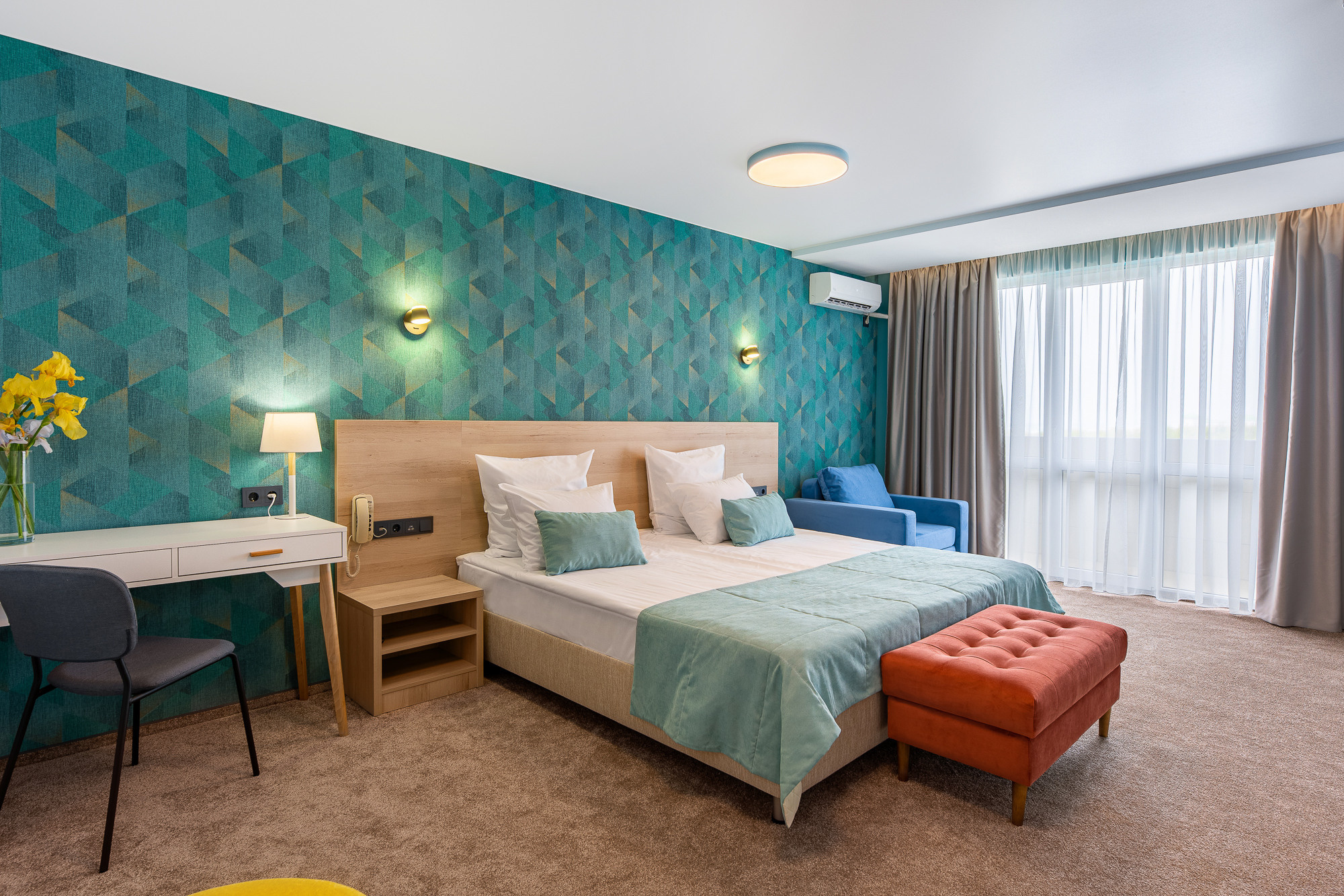 Renatphoto-Фотограф в Анапе, снимаю интерьеры отелей под ключ. Профессиональная фотосъёмка интерьеров, предметная фотосессия еды для меню г. Анапа