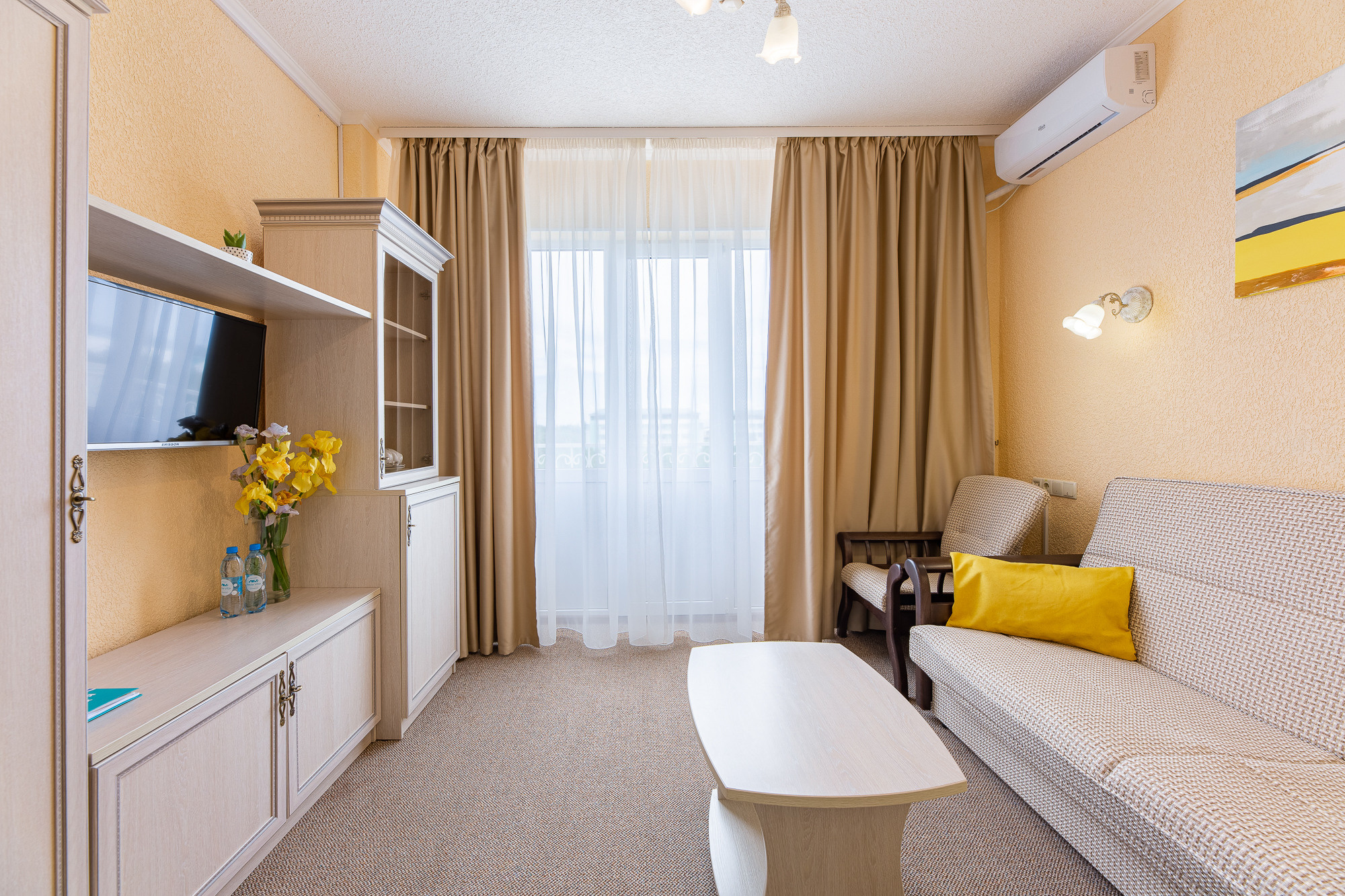 Renatphoto-Фотограф в Анапе, снимаю интерьеры отелей под ключ. Профессиональная фотосъёмка интерьеров, предметная фотосессия еды для меню г. Анапа