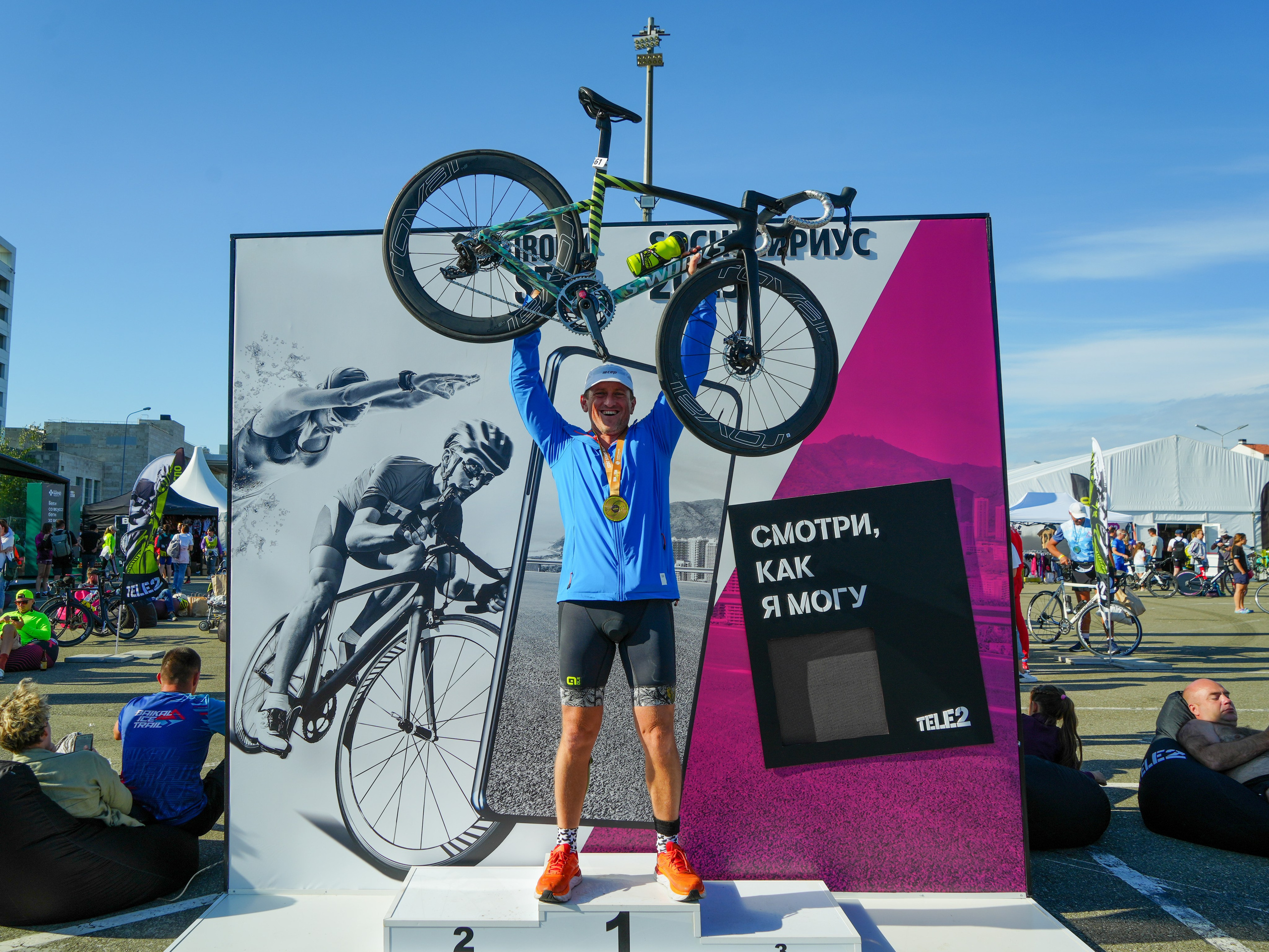 Фотоотчет партнерской интеграции для компании TELE2 на фестивале Ironstar. Репортажный фотограф в Красной Поляне и Сочи Павлюченко Екатерина