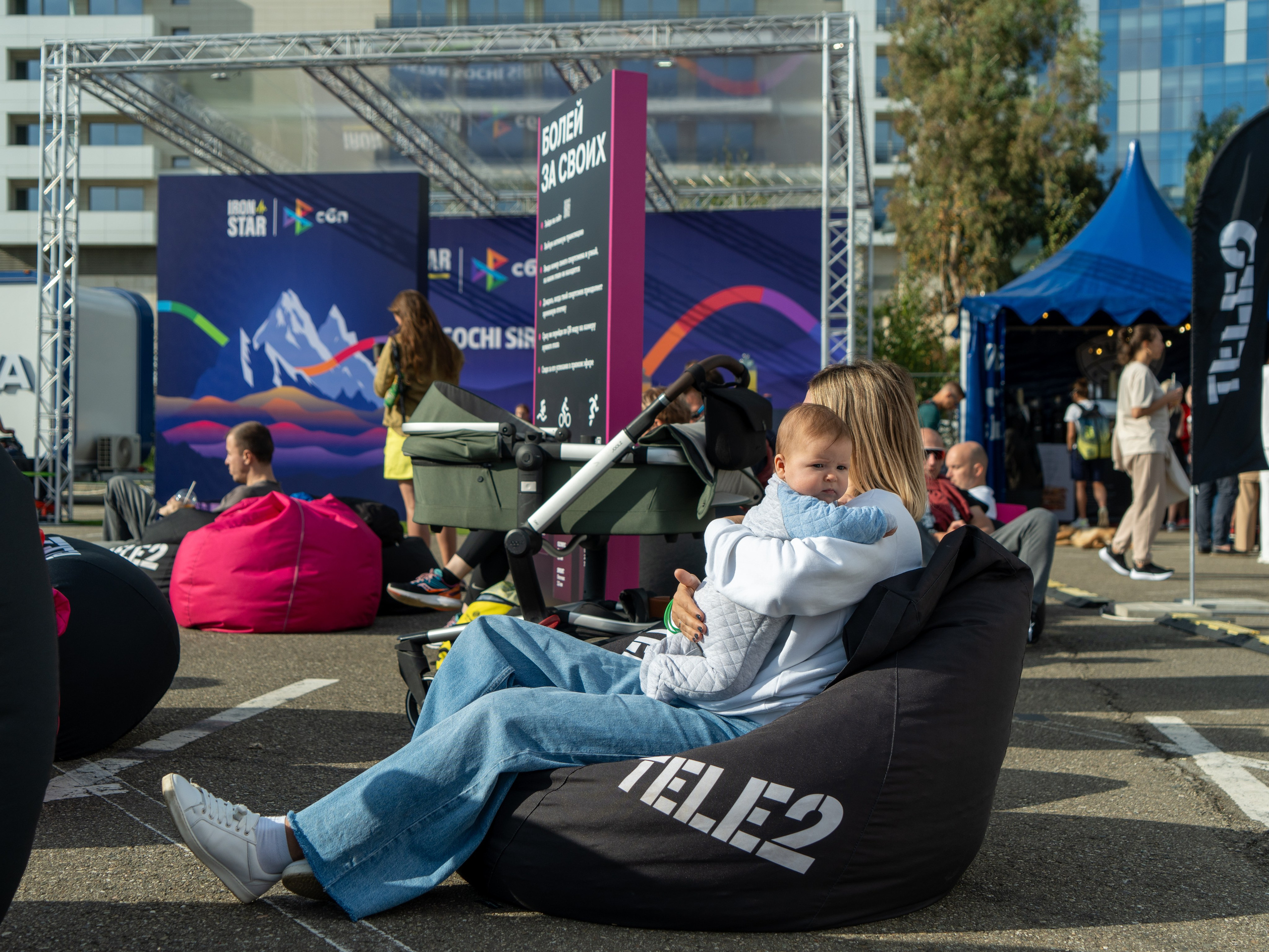 Фотоотчет партнерской интеграции для компании TELE2 на фестивале Ironstar. Репортажный фотограф в Красной Поляне и Сочи Павлюченко Екатерина