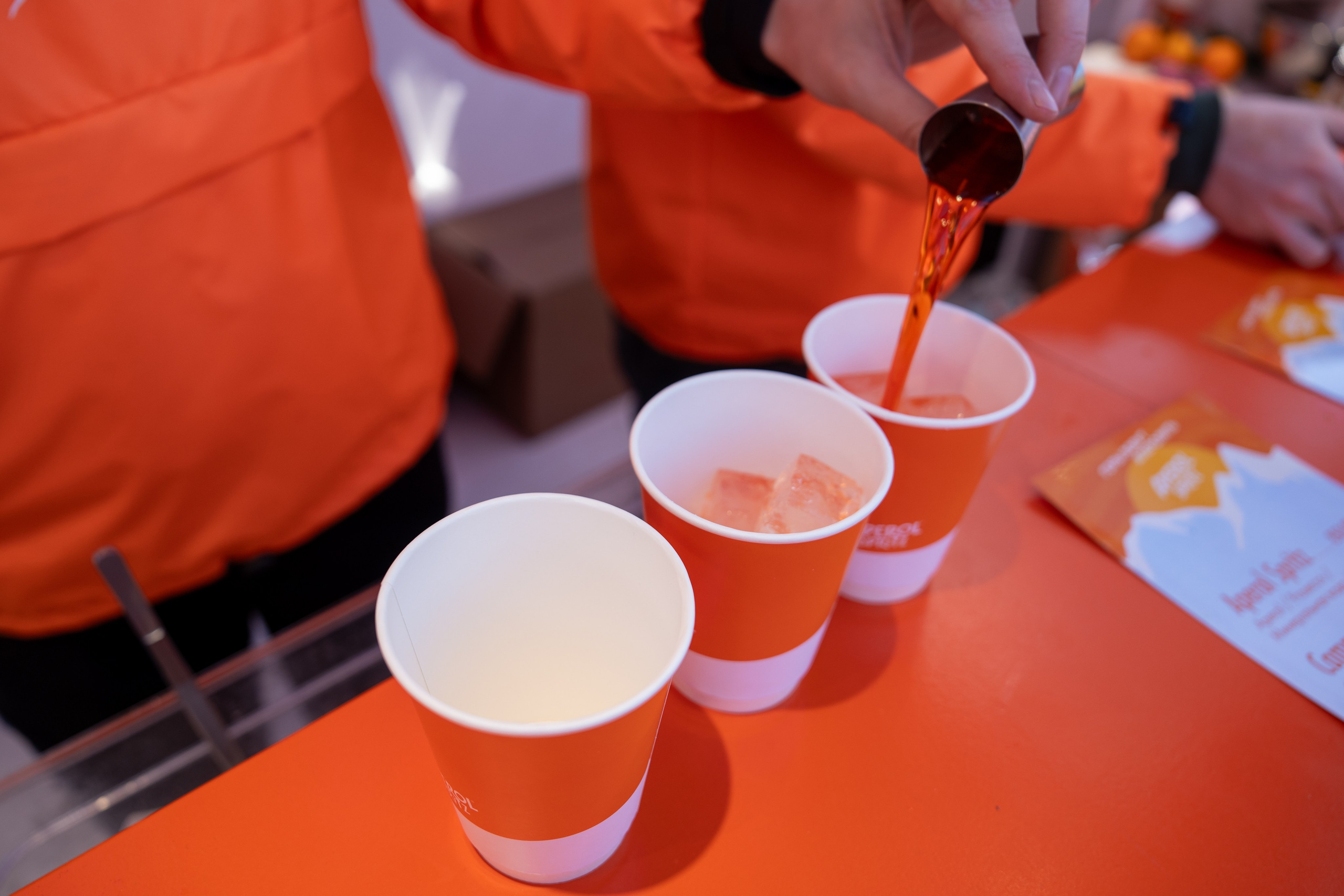 Фотоотчет партнерской интеграции Aperol Spritz на Роза Фест 2025. Репортажный фотограф в Красной Поляне и Сочи Павлюченко Екатерина