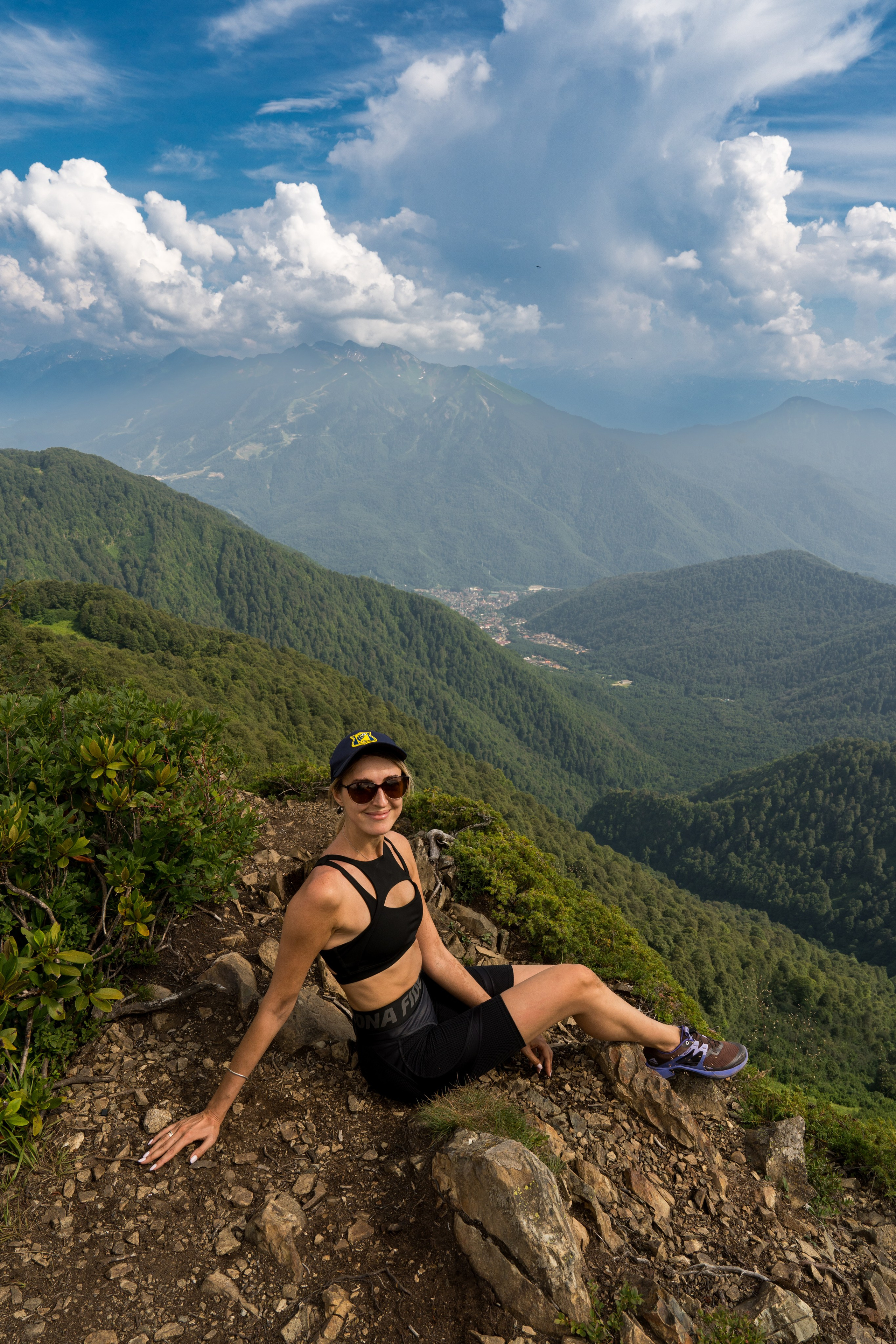 MICE мероприятие для компании «Доставка морем»: хайкинг к Ачипсинским водопадам. Репортажный фотограф в Красной Поляне и Сочи Павлюченко Екатерина