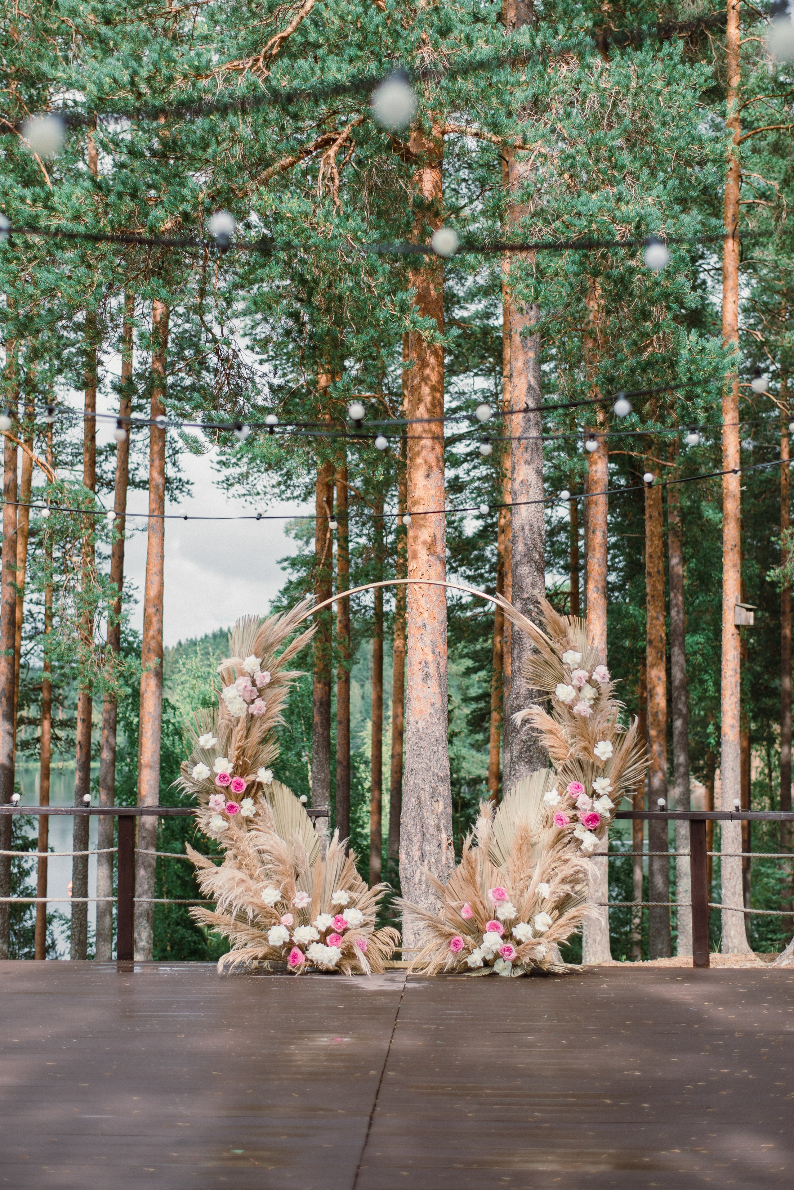 свадебная арка с травой