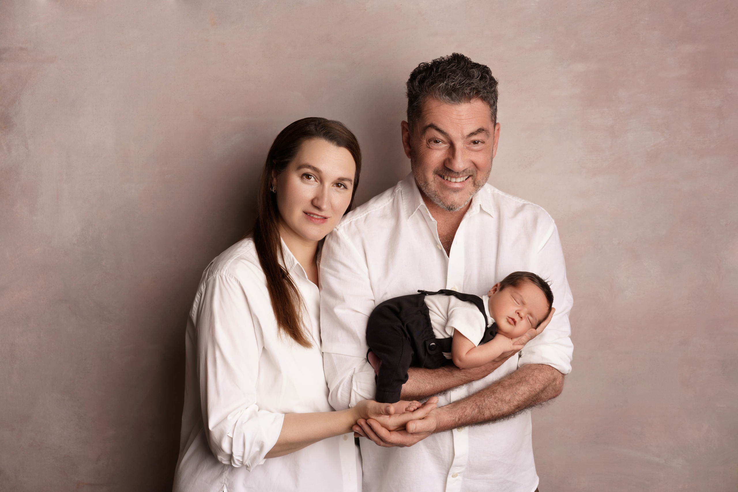 Семейные фотосессии с новорожденными | Трогательные кадры малышей и их близких в Москве и МО. Фотосессия новорожденных в Москве и Московской области | Профессиональный фотограф newborn — Татьяна Иванова