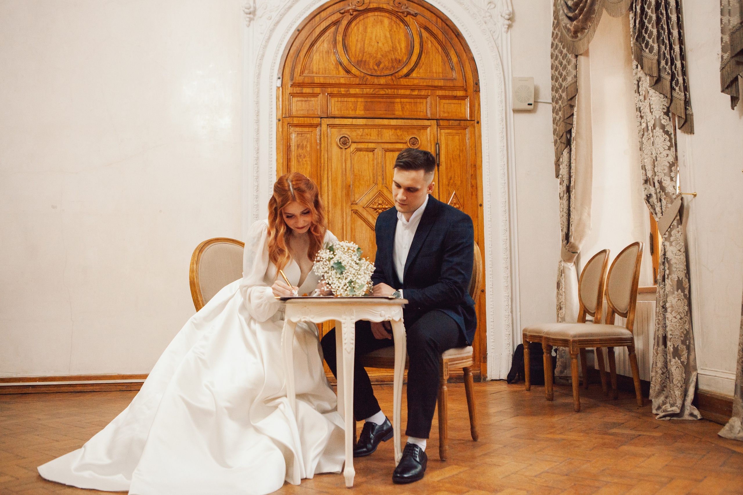 Роспись молодоженов в библиотеке имени Пушкина на улице спартаковская, дом 9