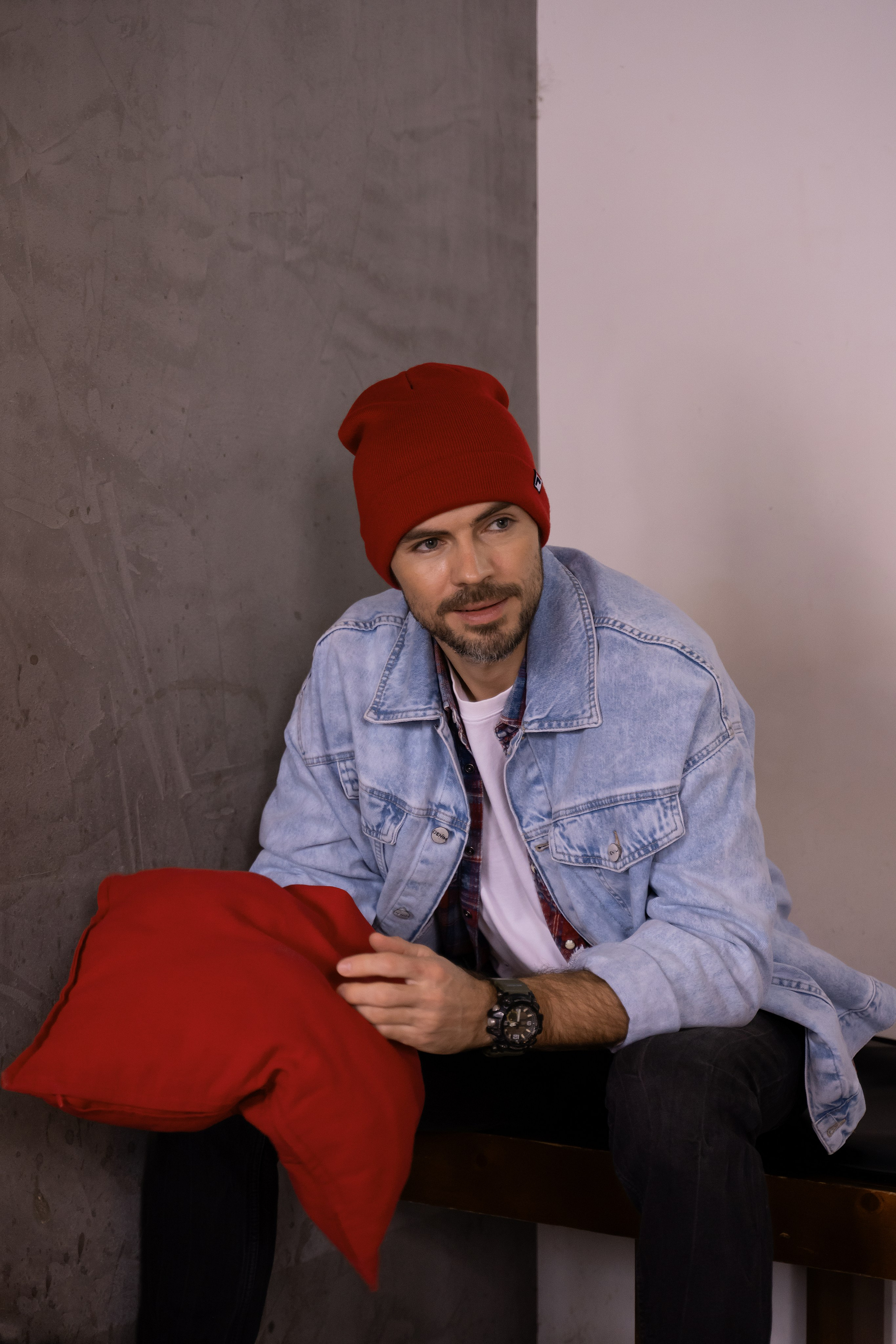 Красавчик в кафе. Главная