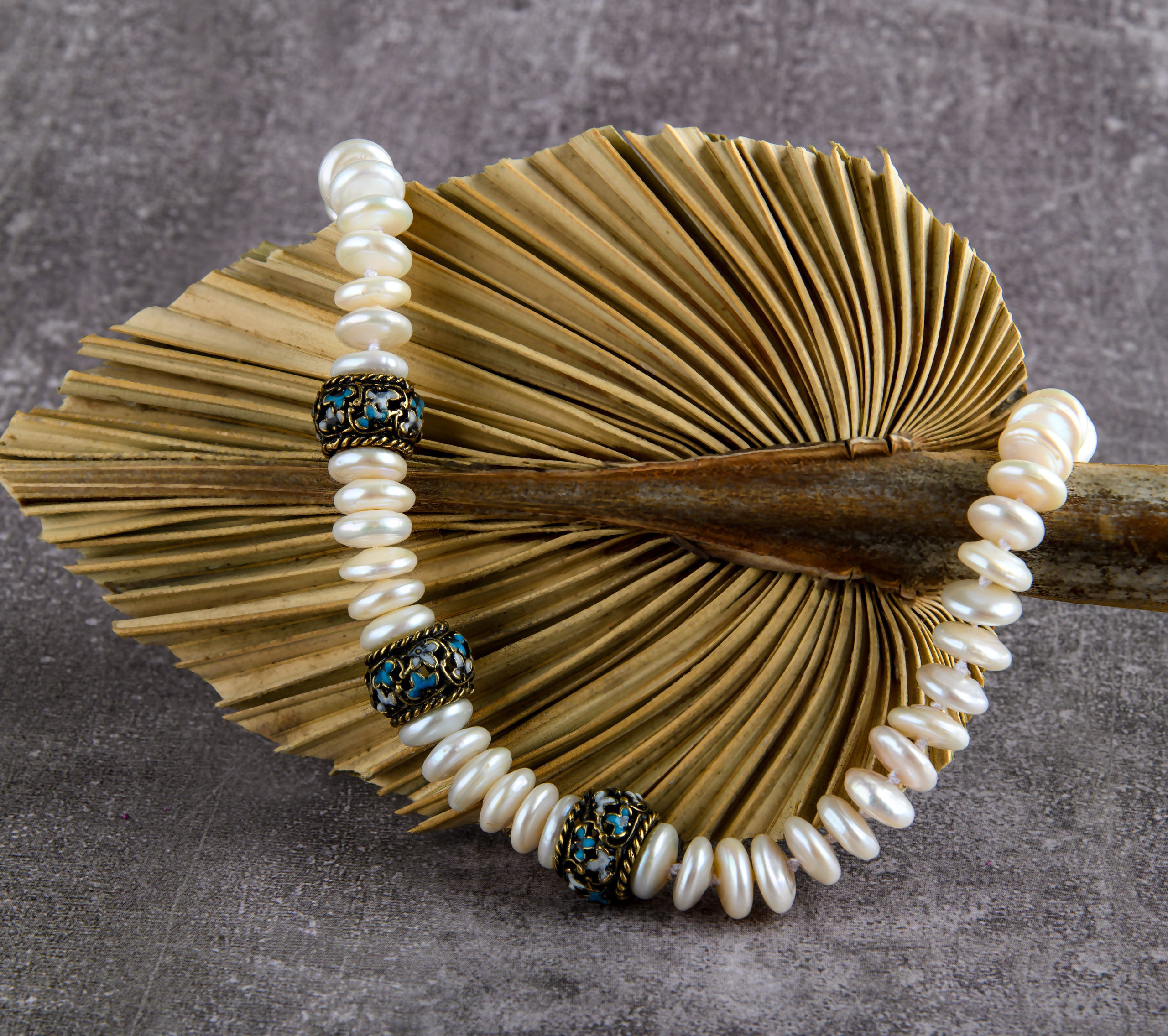 Имиджевая, концептуальная предметная фотосъёмки. Предметный, рекламный, ювелирный фотограф в Москве