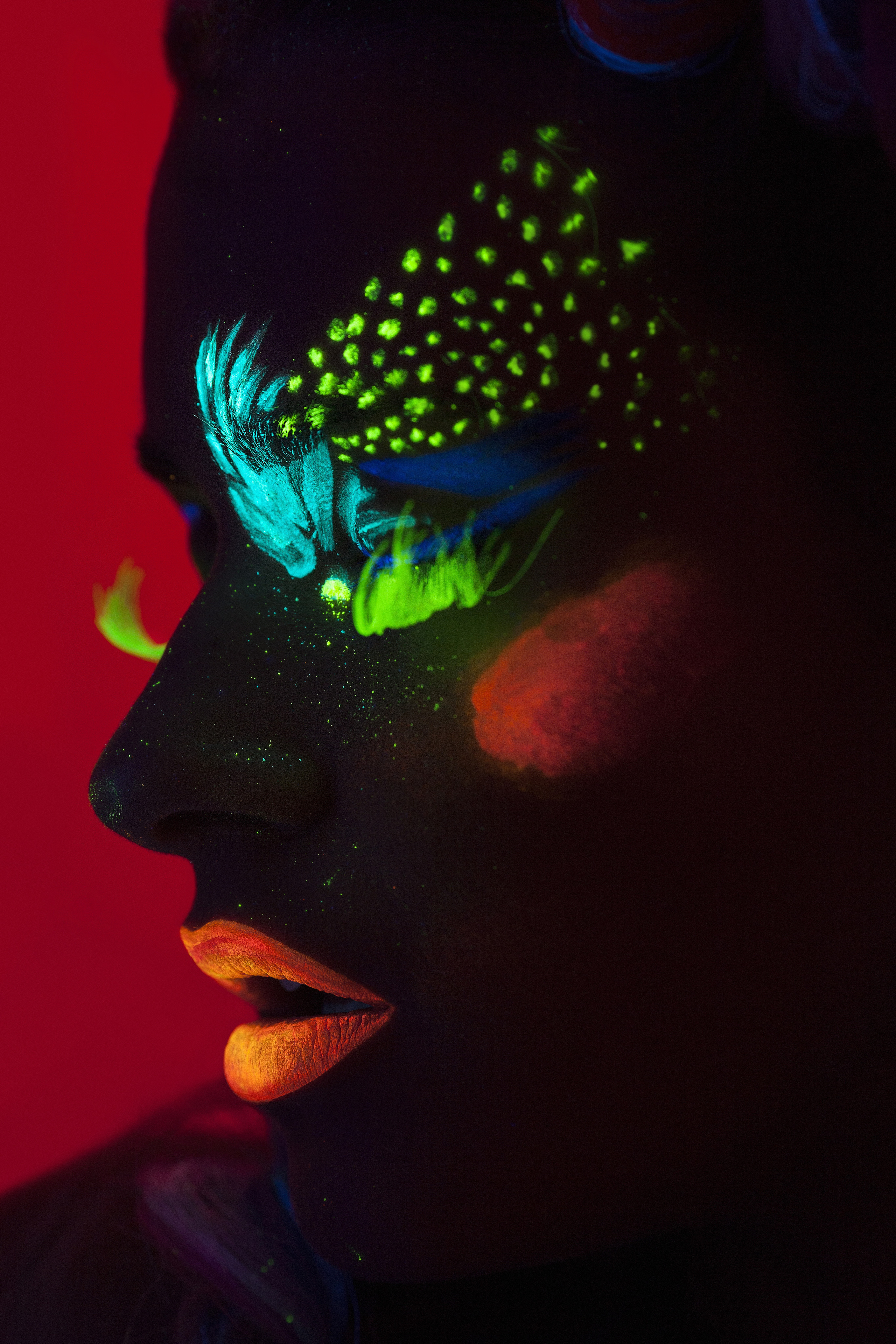 NEON. MARIYA MARACHEVA