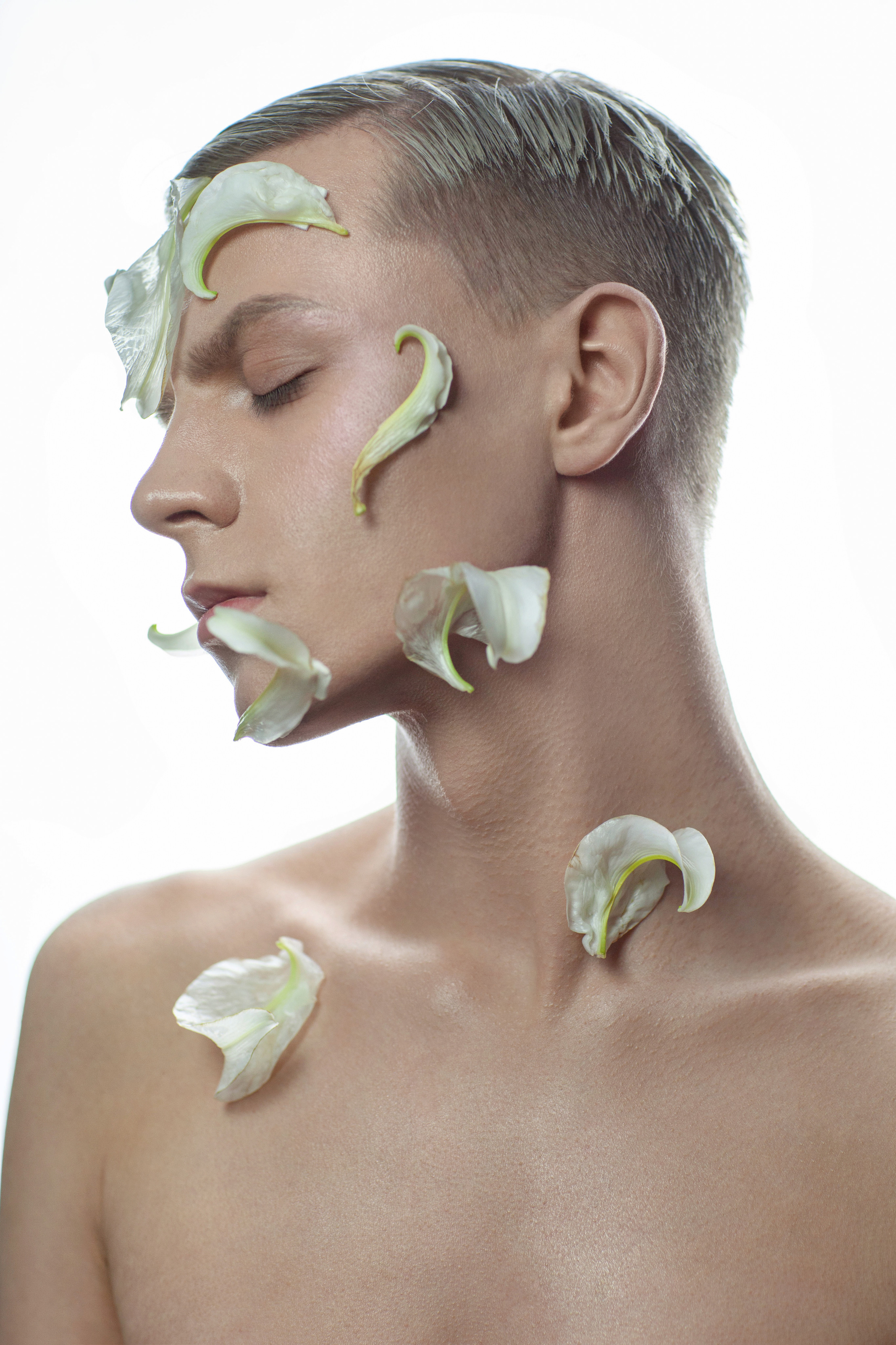 SHUT2. MARIYA MARACHEVA