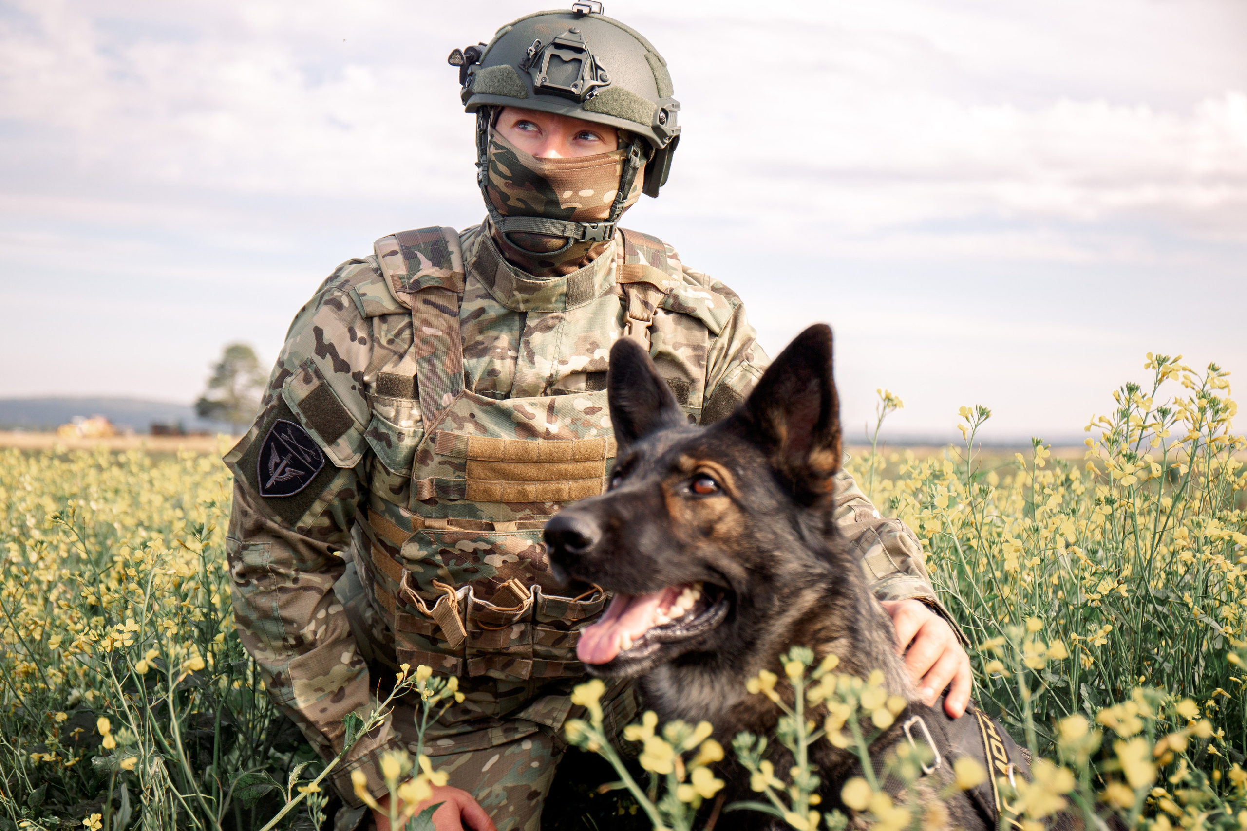 Поле. Для тех, кто не ждёт удачи, а создаёт её. Каждая фотосессия — это твой момент, твой стиль, твой успех. 📸