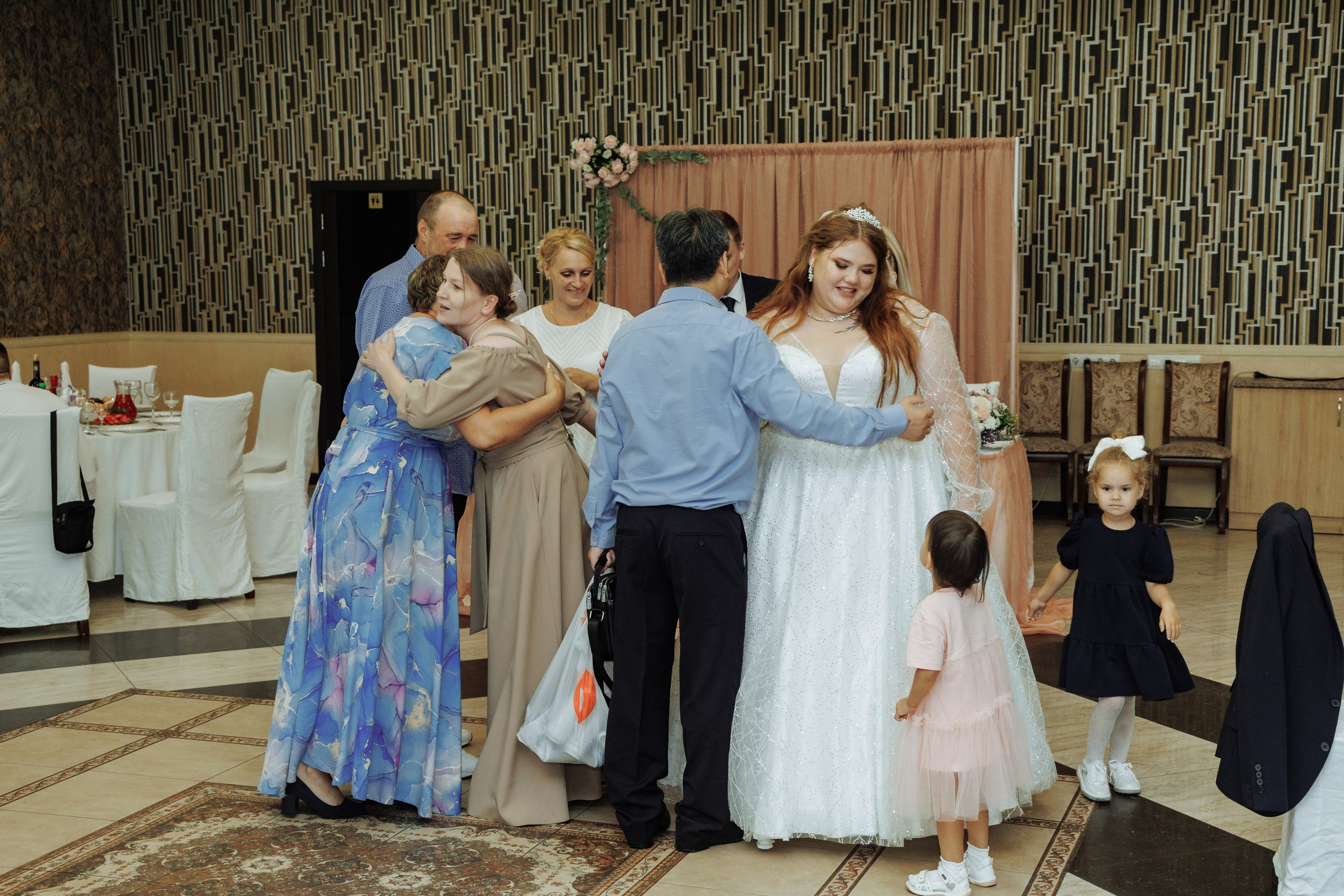 Николай и Диана, свадебный банкет. Свадебный и семейный фотограф в г. Волхов Алексей Кочерыжкин