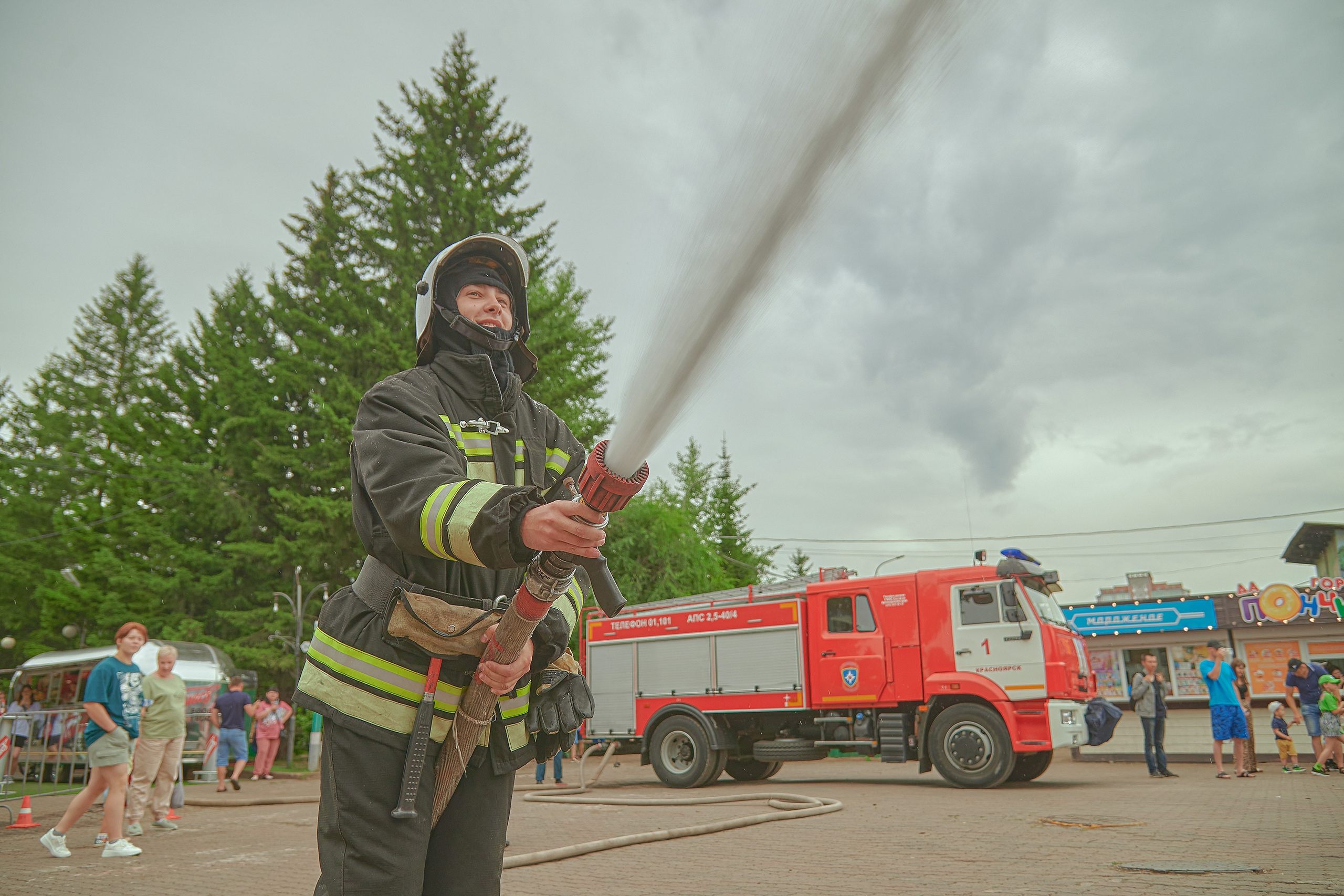 Портфолио репортажной фотосъёмки: Иван Купало в Центральном парке Красноярск. Фотограф Яковлев Роман — Красноярск