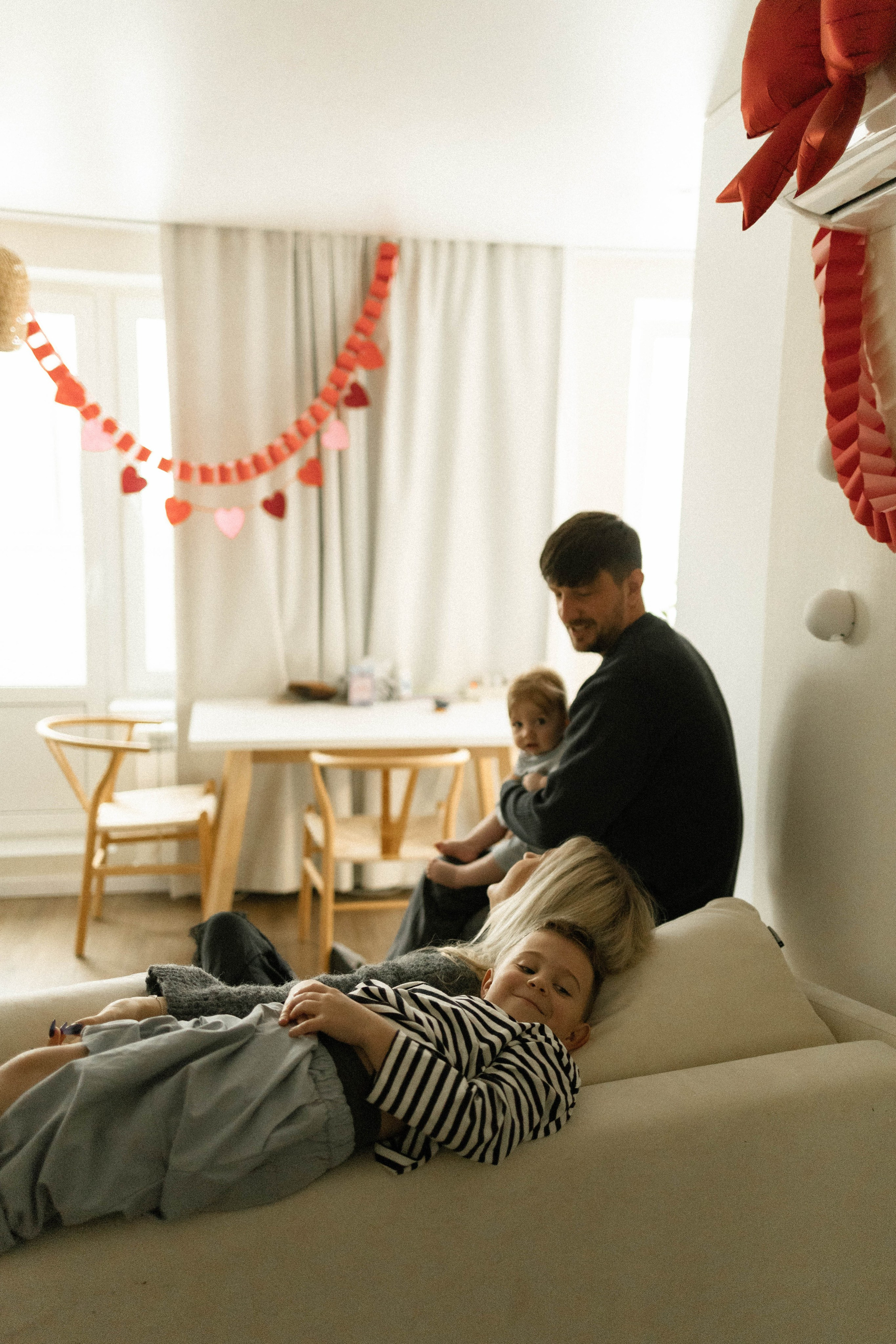 6 месяцев с домашними. Фотография о важном