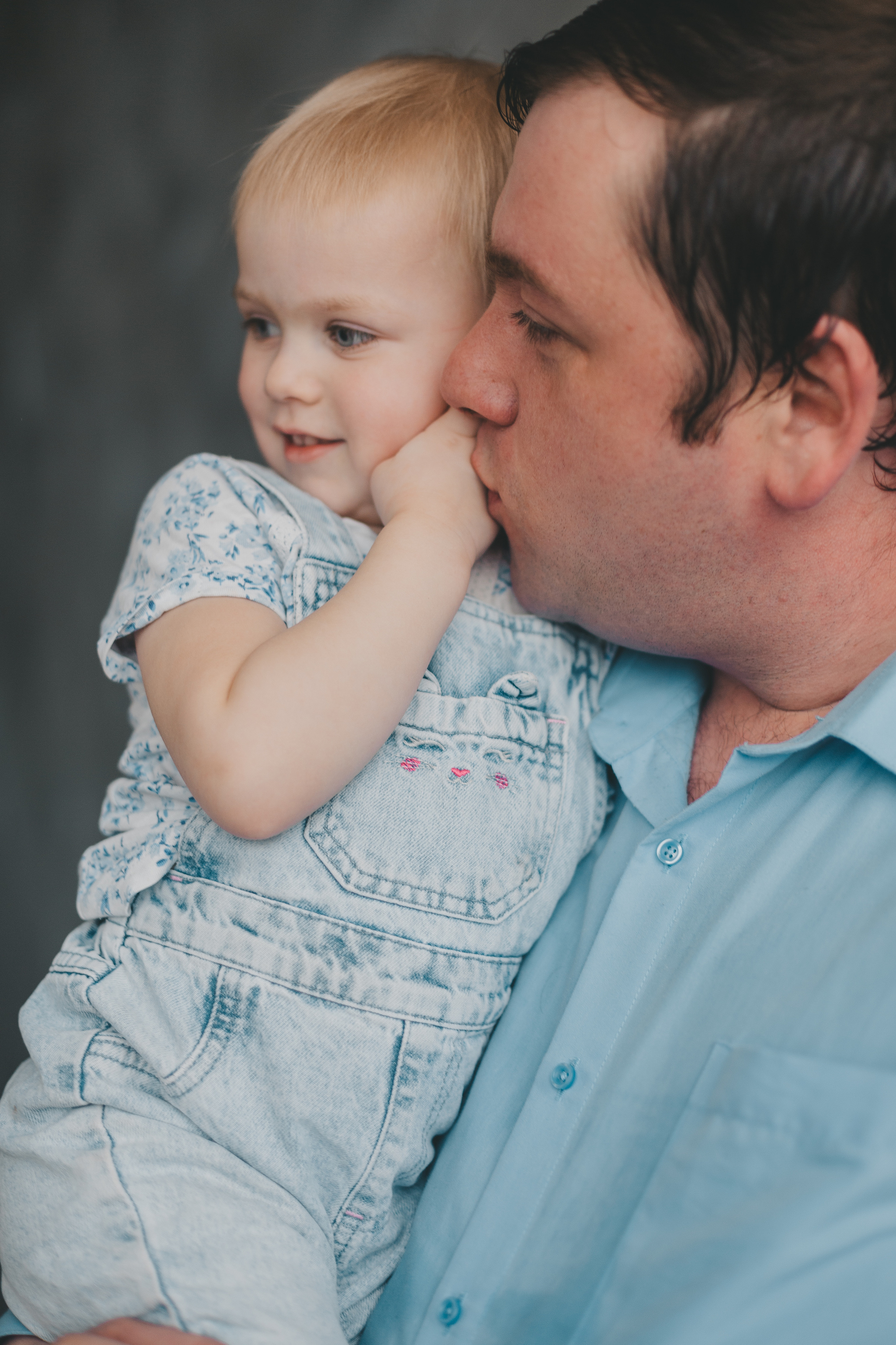 Большая семья в фотостудии. Фотограф Андреева Юлия. Москва