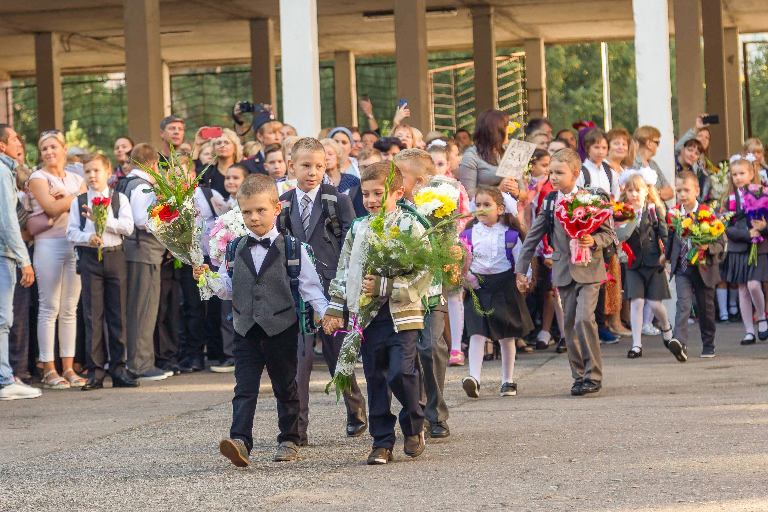 Линейка 1 сентября. Свадебный и Репортажный фотограф в Санкт-Петербурге