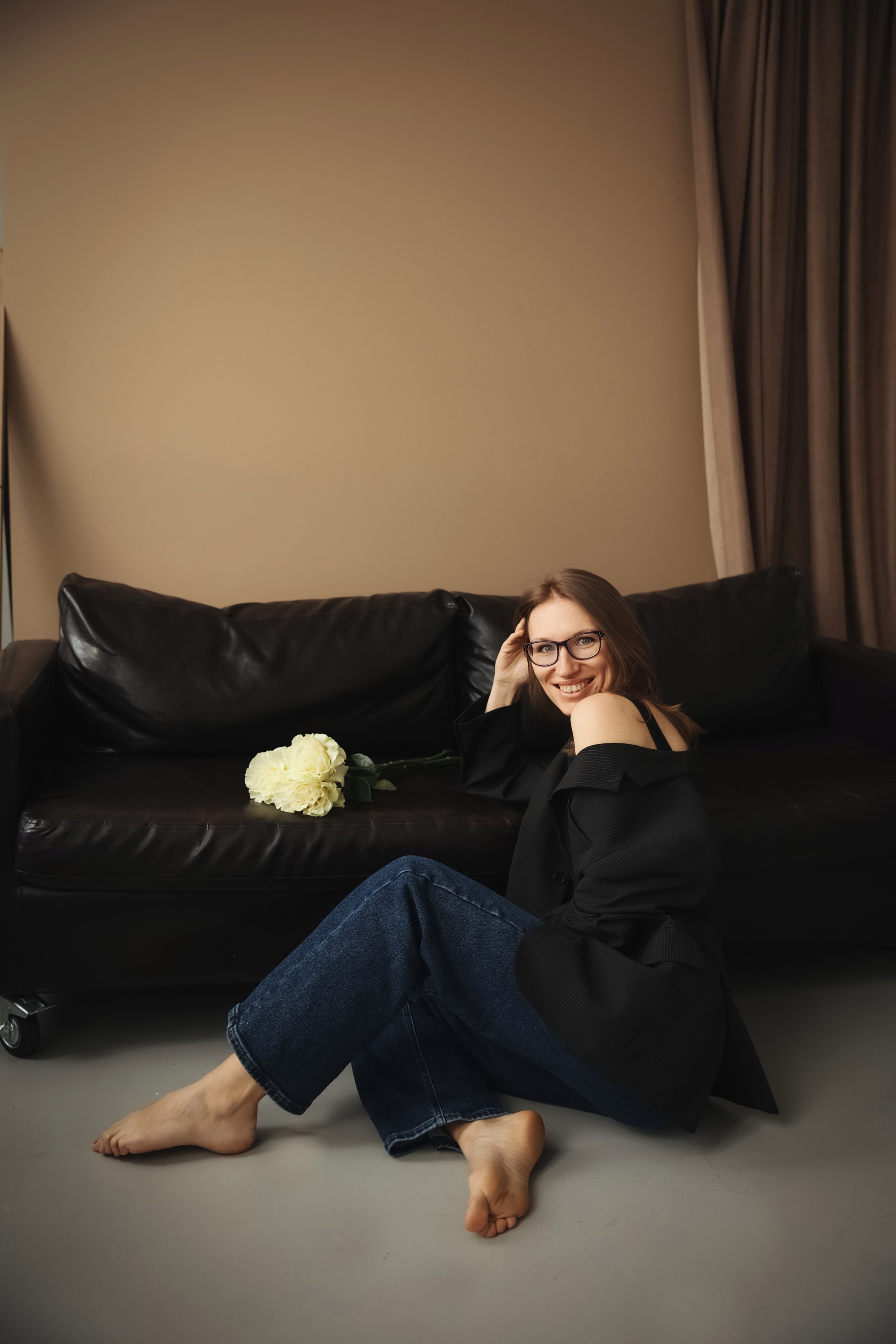 Индивидуальная фотосессия для девушки Женская фотосессия в студии. Фотограф Владимир Москва