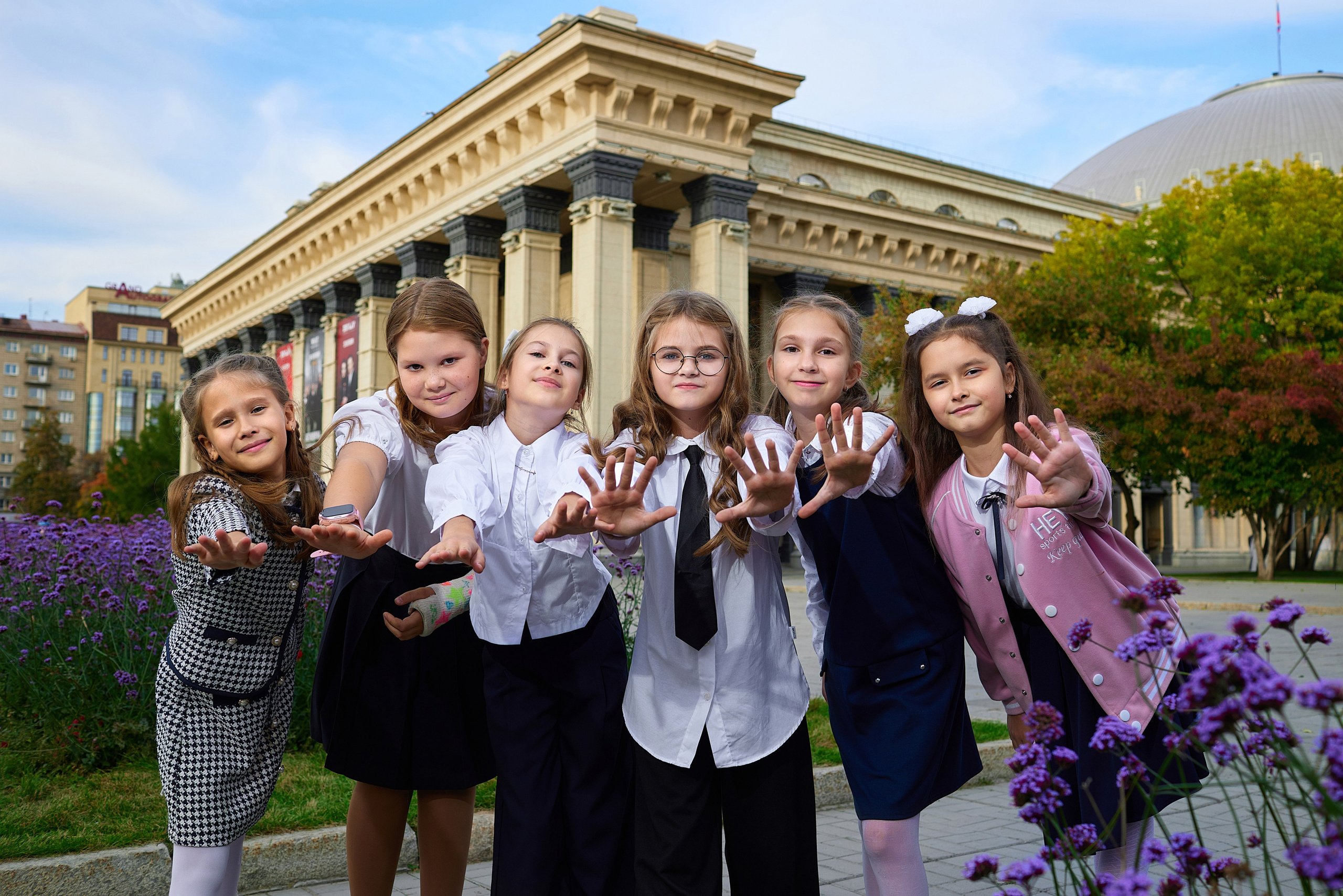 Смотреть фотографии с фотосессии. Выпускной альбом Новосибирск