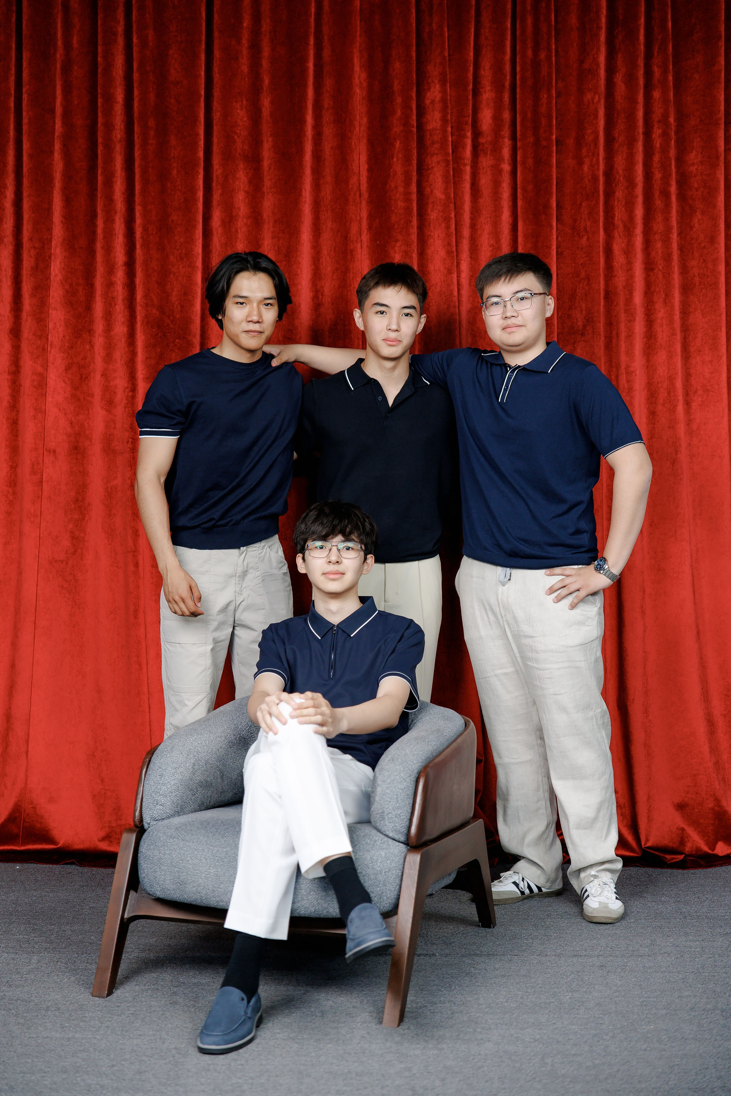 ШКОЛЬНАЯ ФОТОСЕССИЯ. ФОТОСТУДИЯ GALLERY