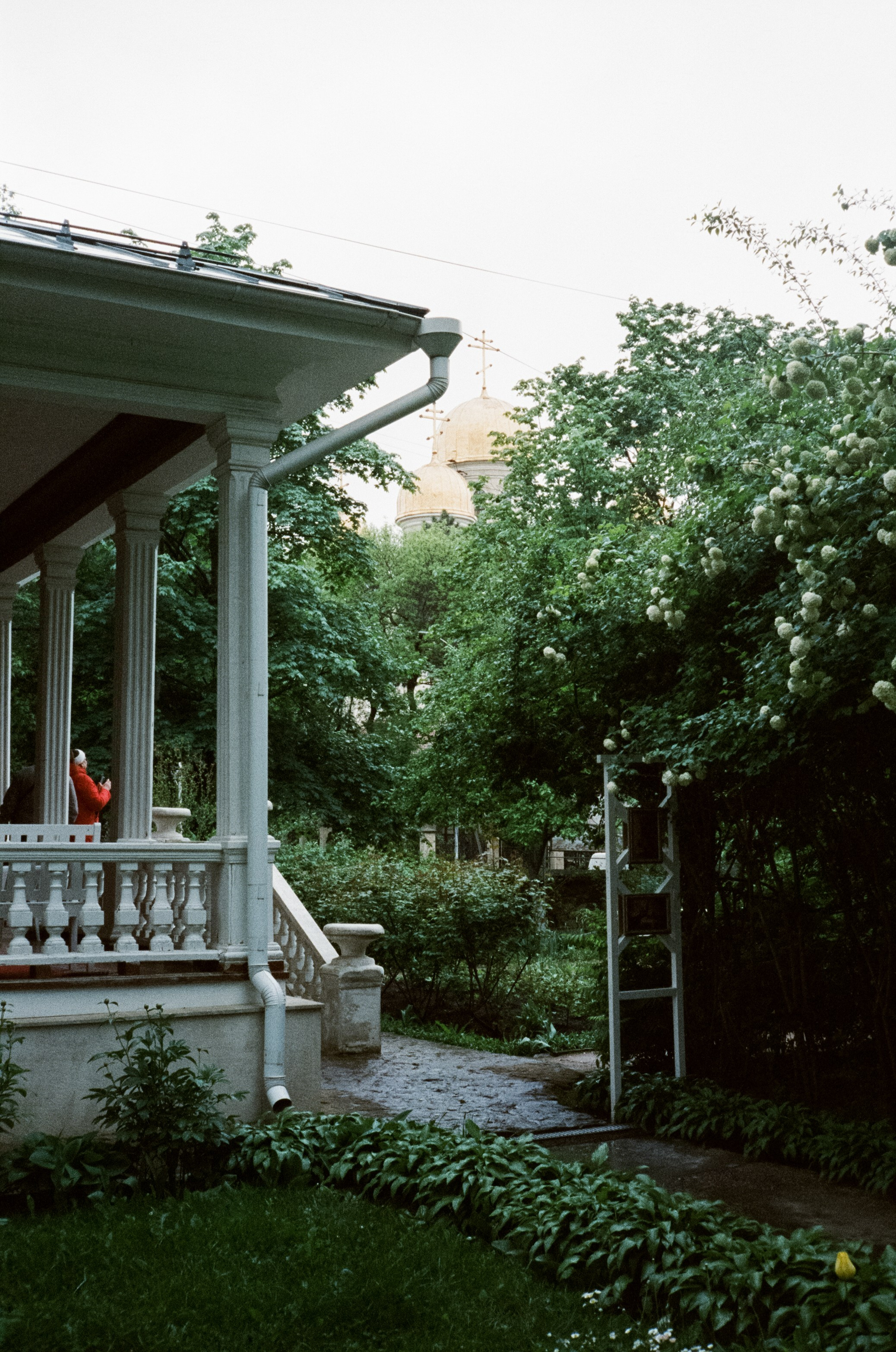 Музей Ярошенко, Кисловодск вечером / SFL 500T — Ricoh 500GS