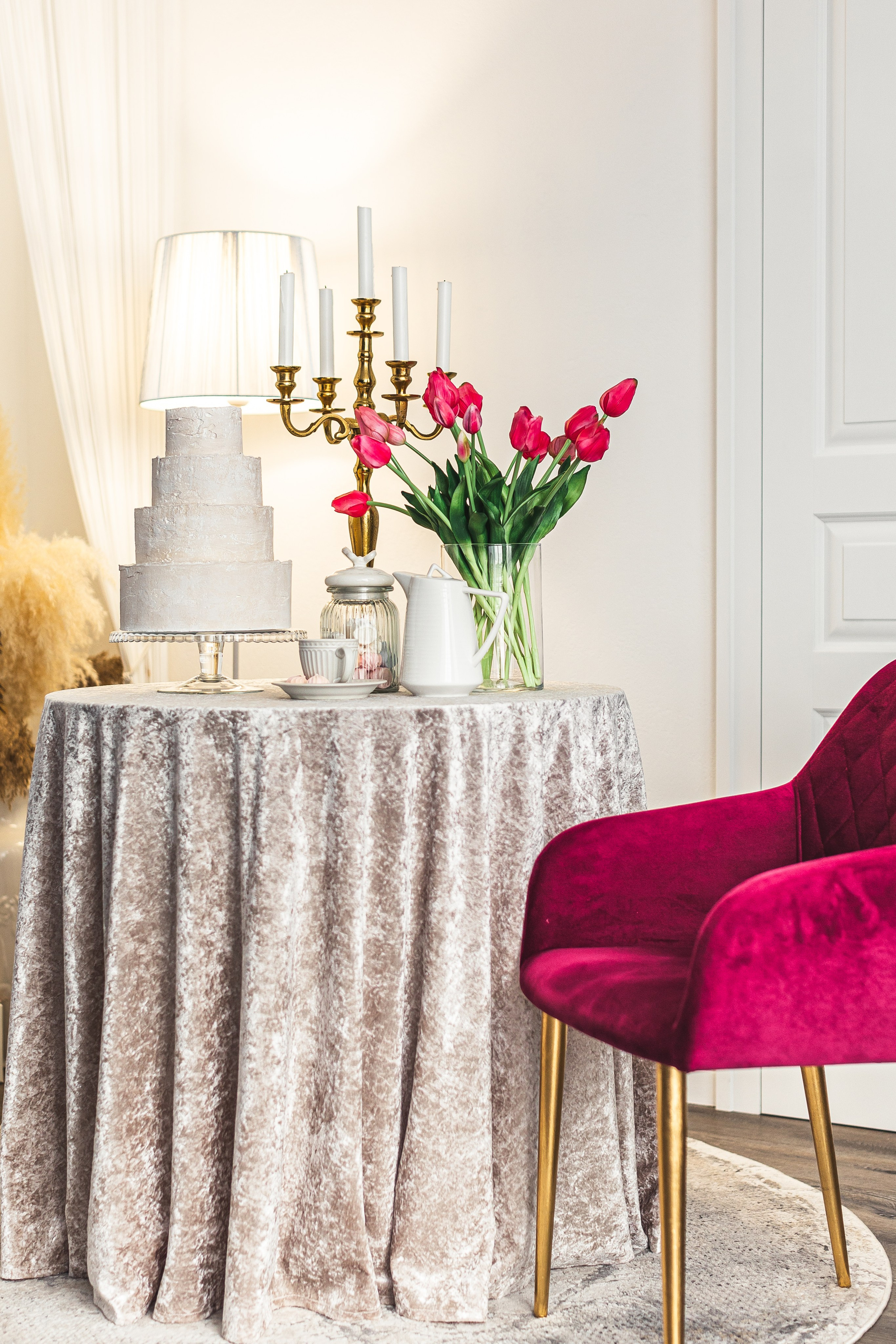 Светлая, просторная фотостудия в Тюмени. Профессиональный фотограф в Тюмени Наталья Кравченко