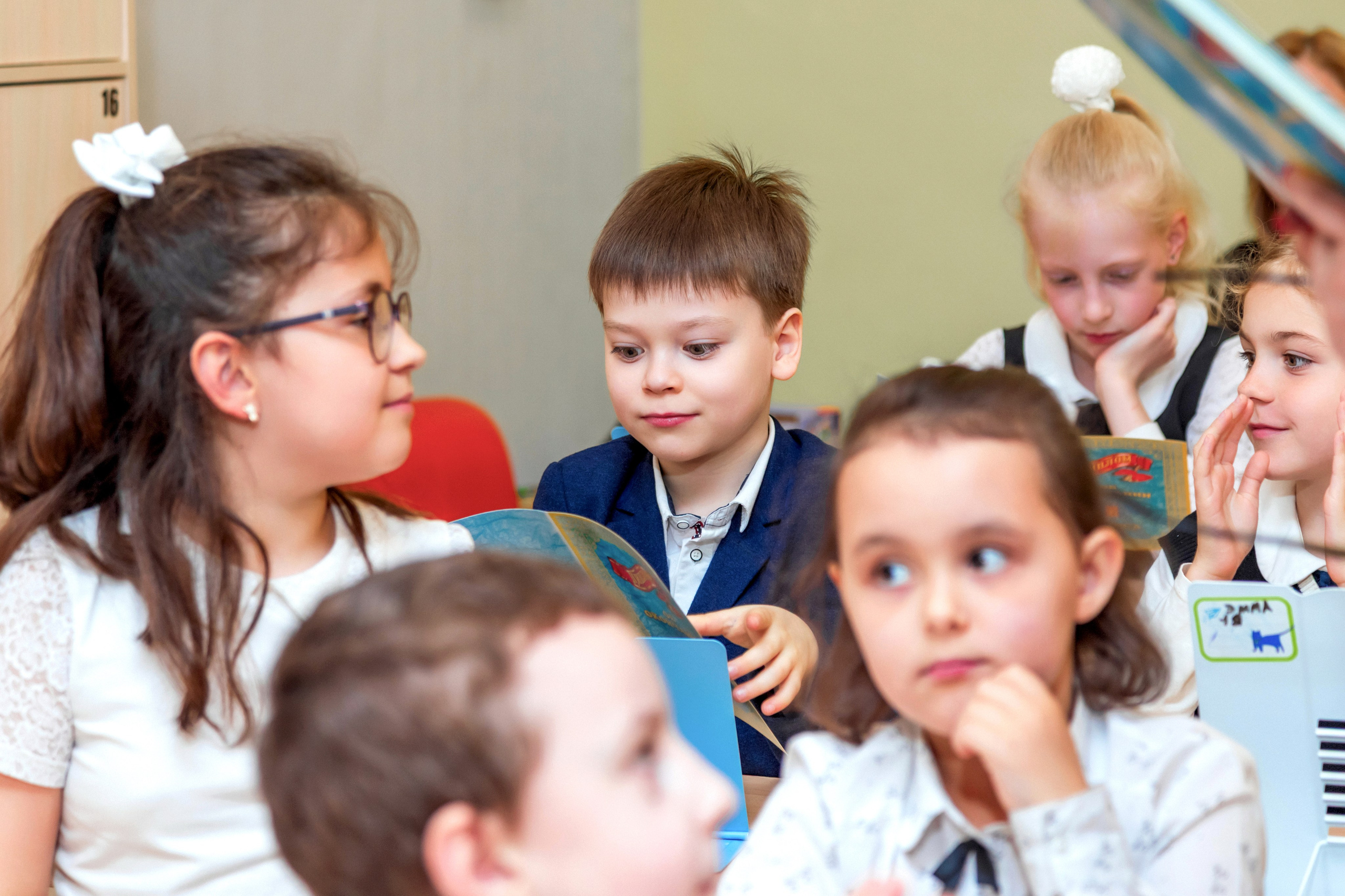 НАЧАЛЬНАЯ ШКОЛА. Фотограф Алина Лебедь