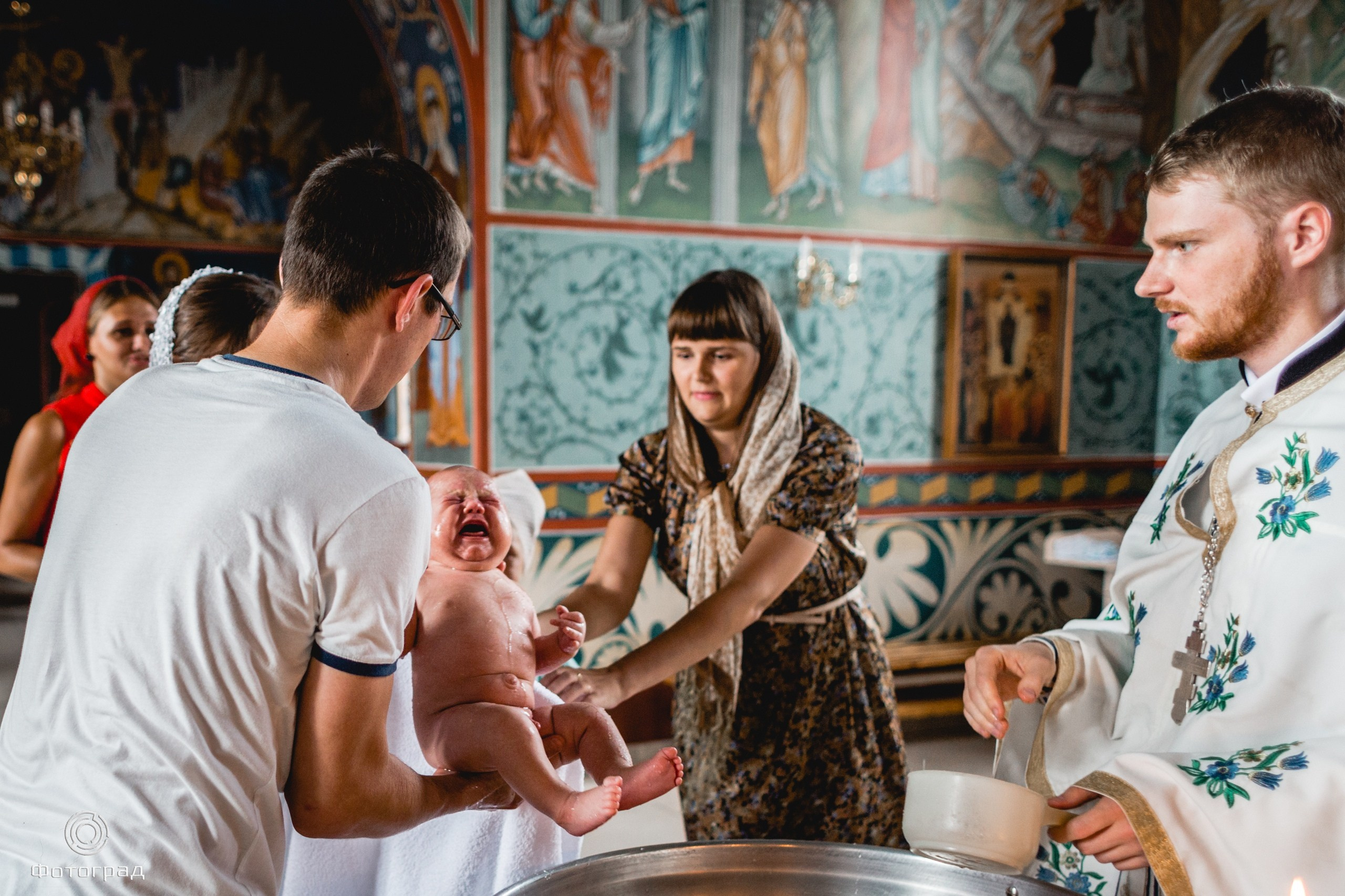 Съёмка крещения. Команда специалистов в мире фотографии и видео. Детский фотограф, семейный фотограф