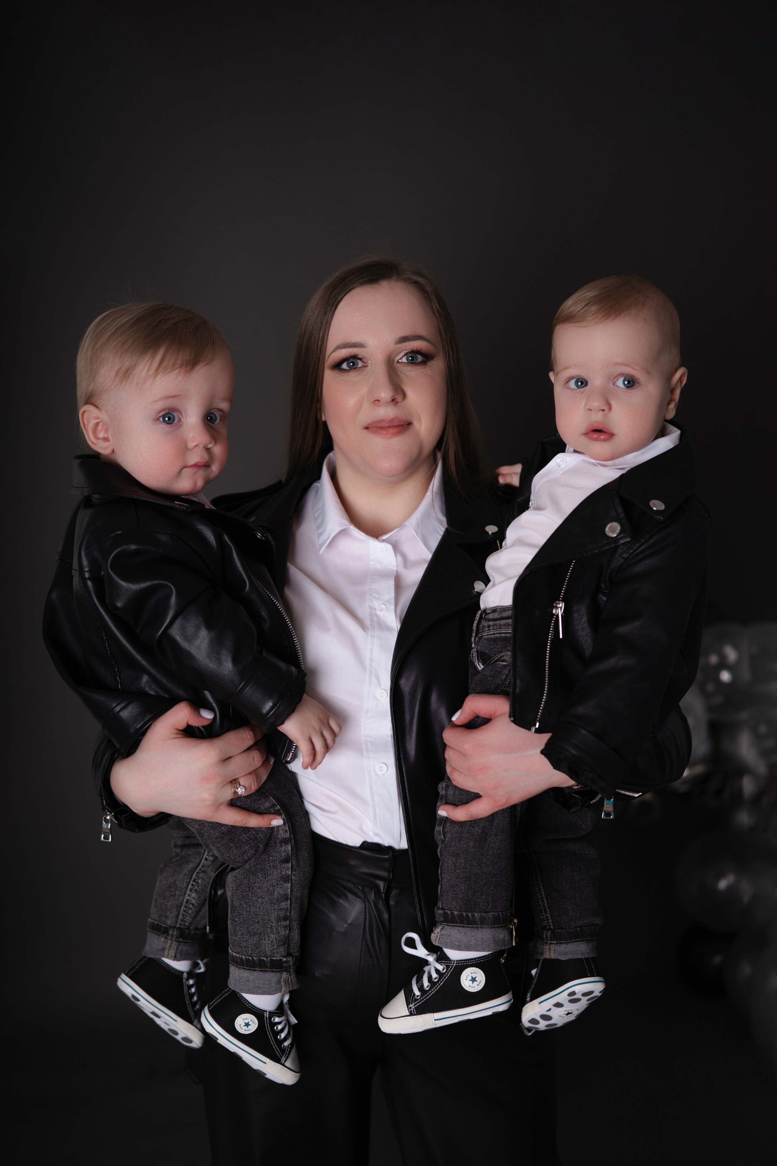 Годик Максиму и Кириллу. Семейный детский ньюборн фотограф в Москве Марта Петрова