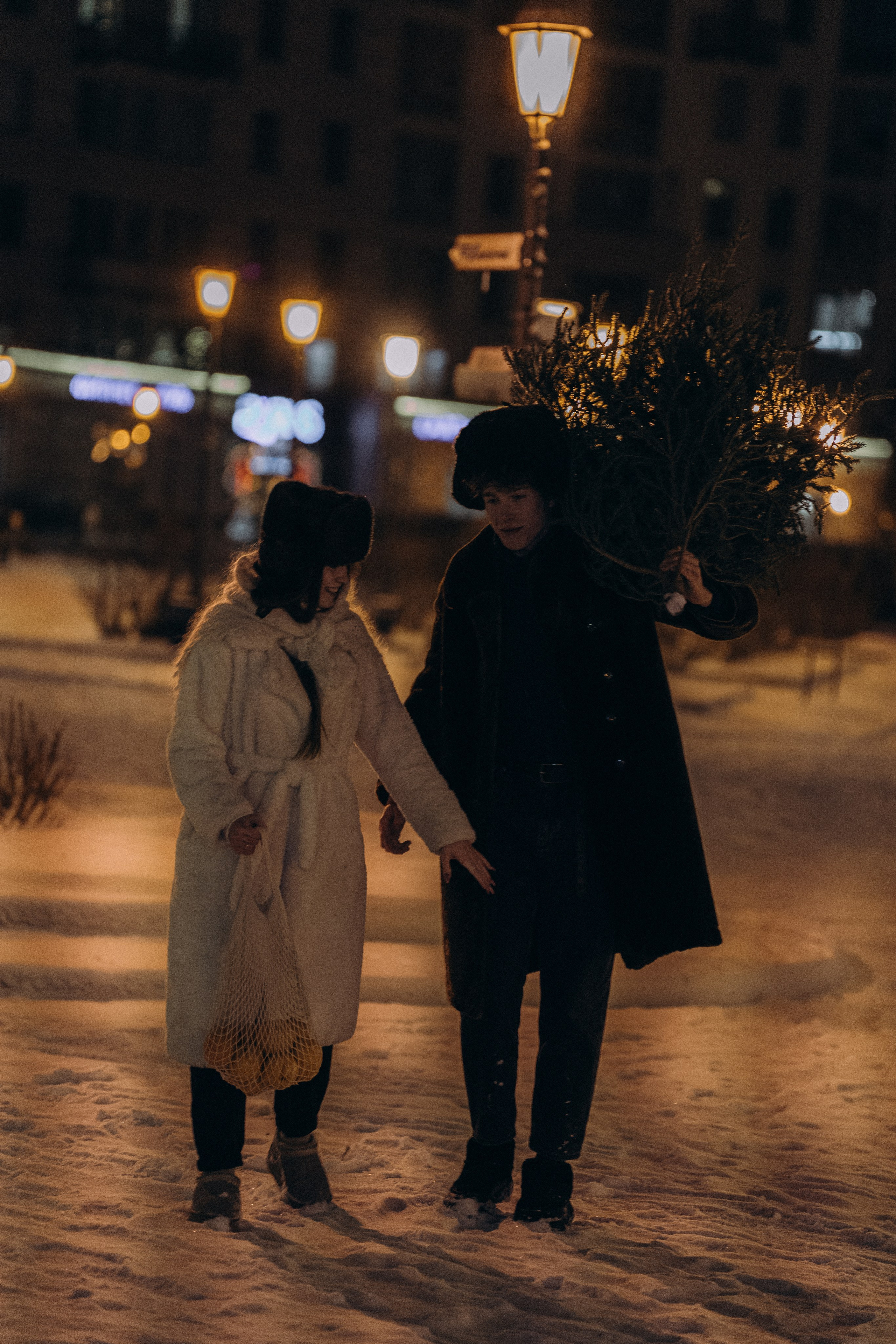 НОВОГОДНЯЯ ПРОГУЛКА ПАРЫ ПО ЧЕРНЫШЕВСКОЙ ПЕРЕД НОВЫМ ГОДОМ. Профессиональный фотограф, Санкт-Петербург — Виктория Богомолова